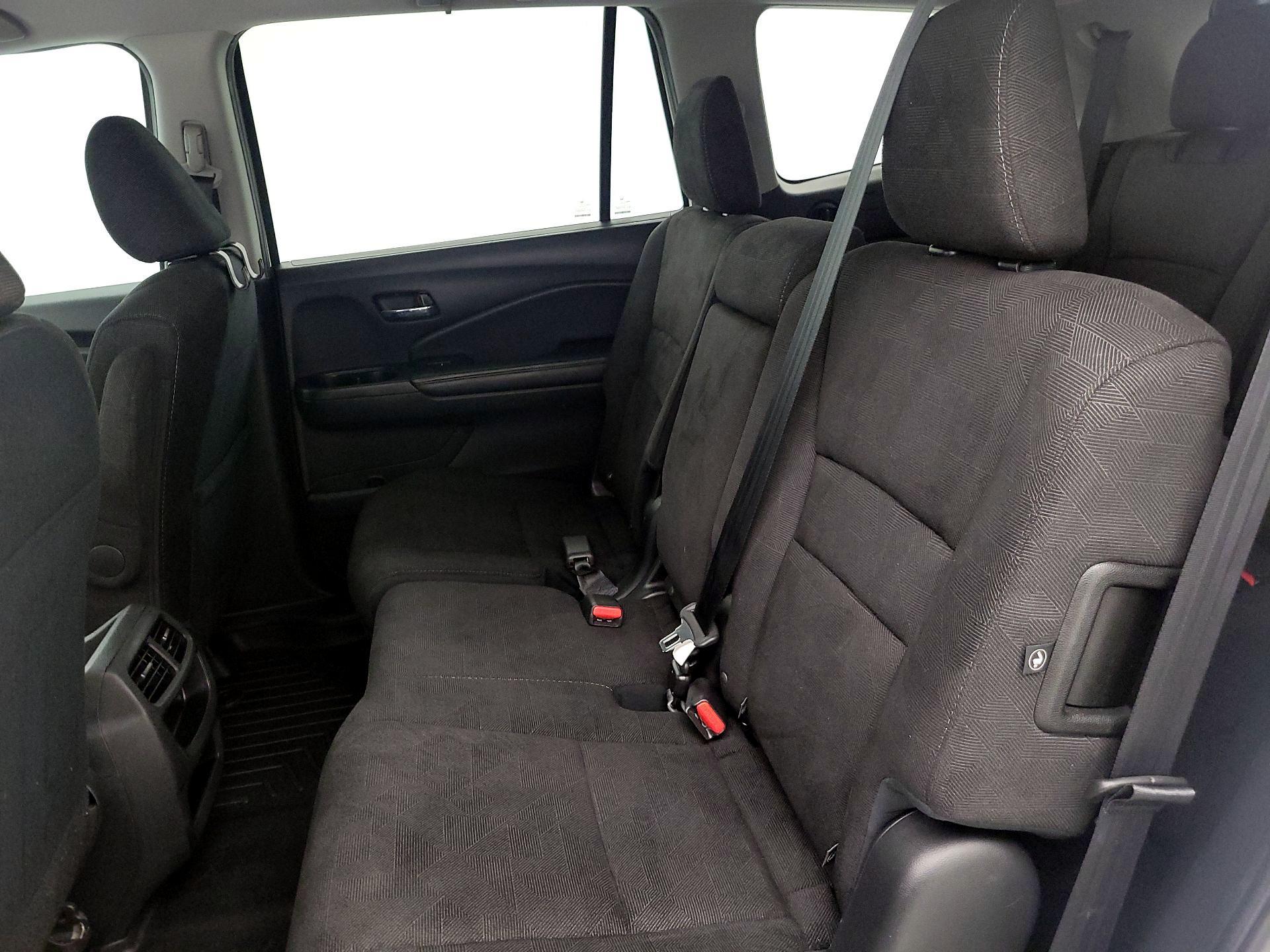 Thumbnail: 2019 Honda Pilot - 19