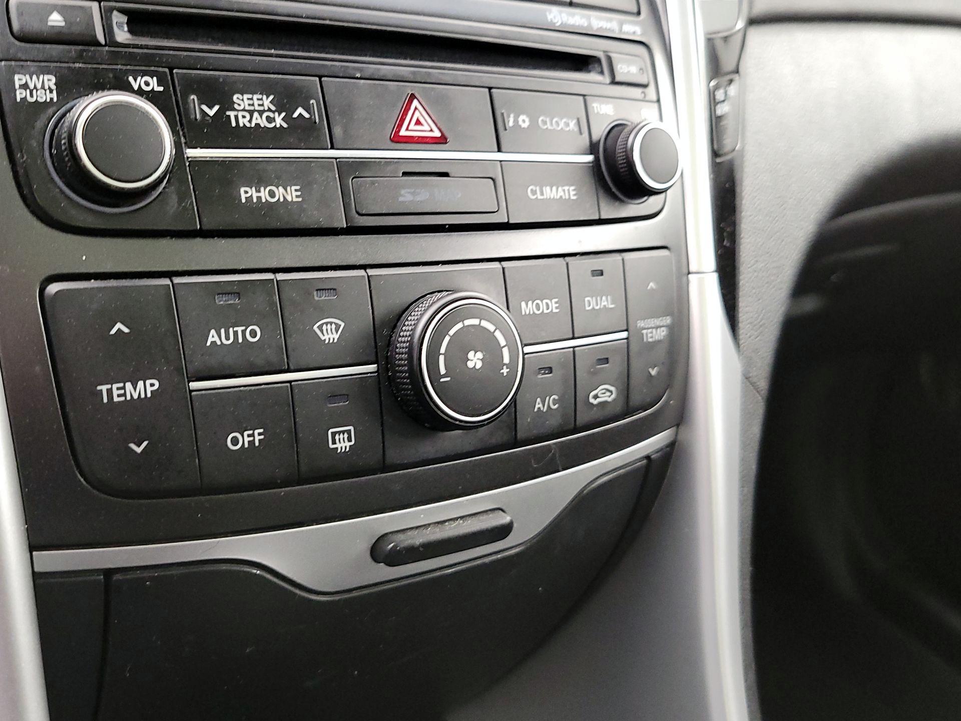 Thumbnail: 2014 Hyundai Sonata - 17