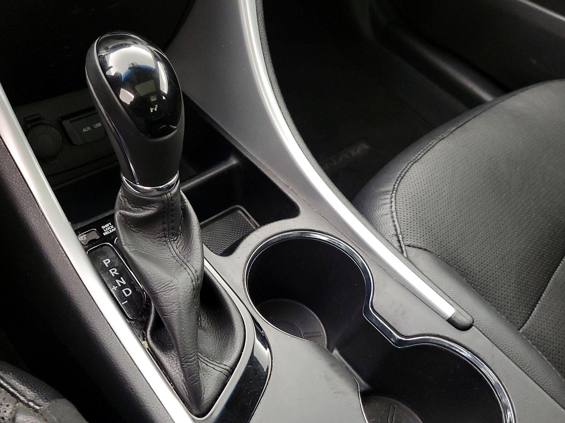 Thumbnail: 2014 Hyundai Sonata - 18