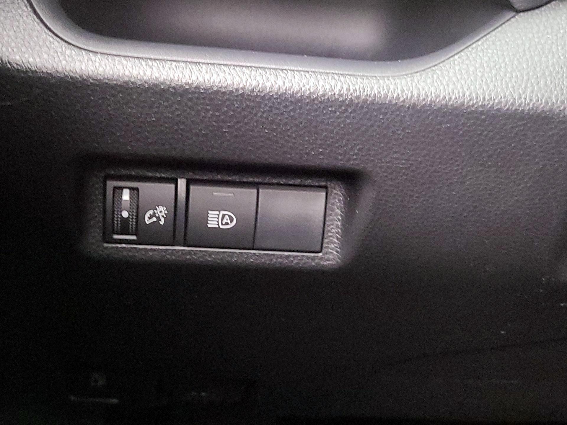 Thumbnail: 2022 Toyota RAV4 - 13