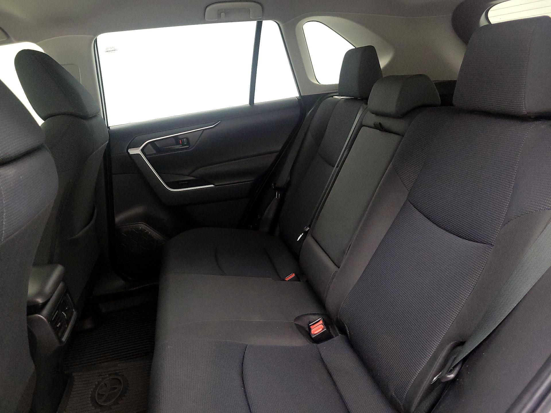 Thumbnail: 2022 Toyota RAV4 - 19