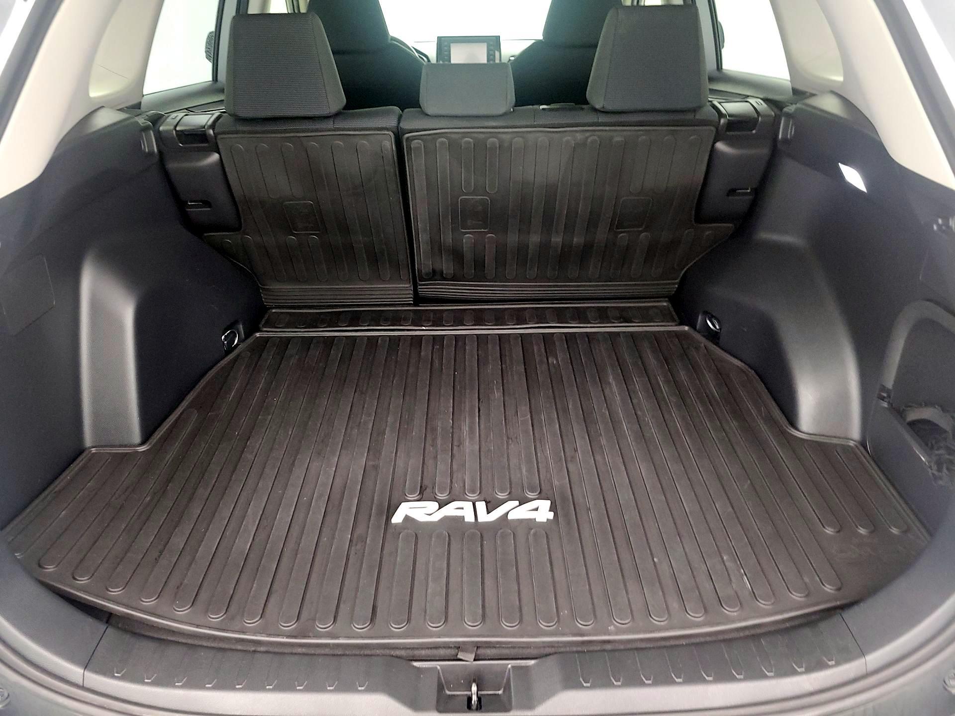 Thumbnail: 2022 Toyota RAV4 - 20