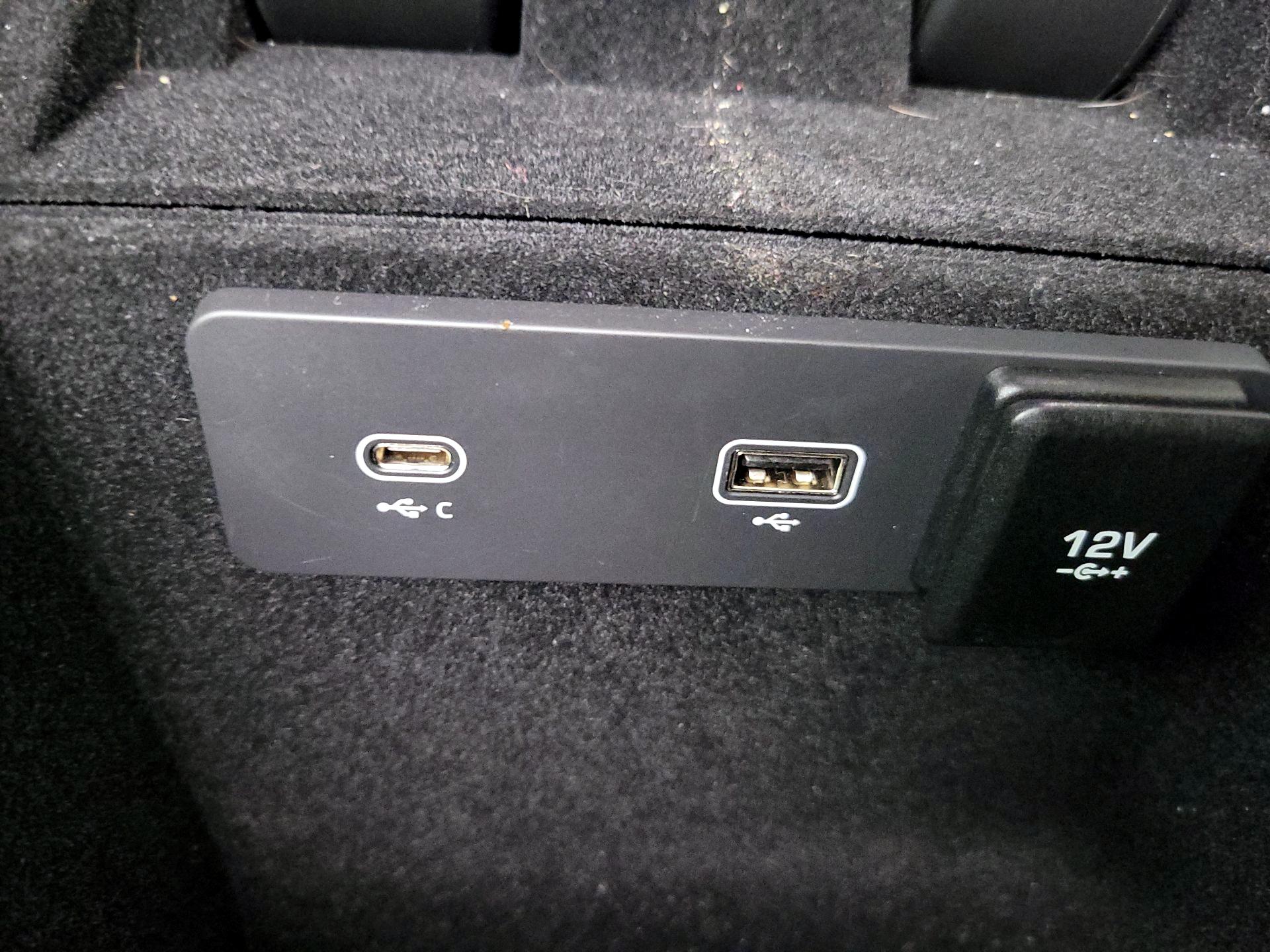 Thumbnail: 2021 Land Rover Range Rover Velar - 19