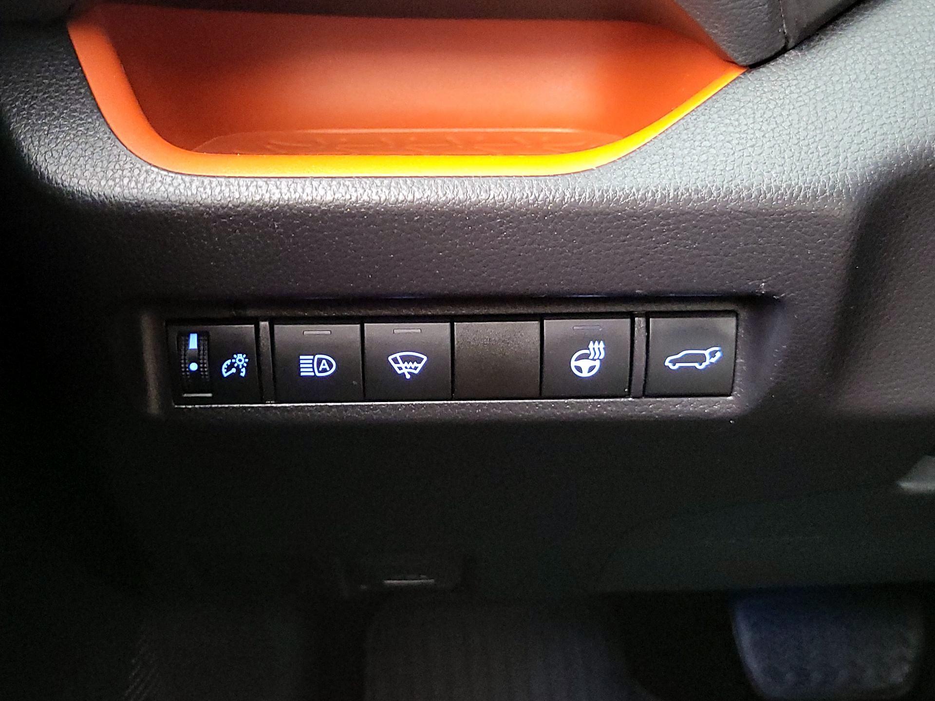 Thumbnail: 2019 Toyota RAV4 - 13