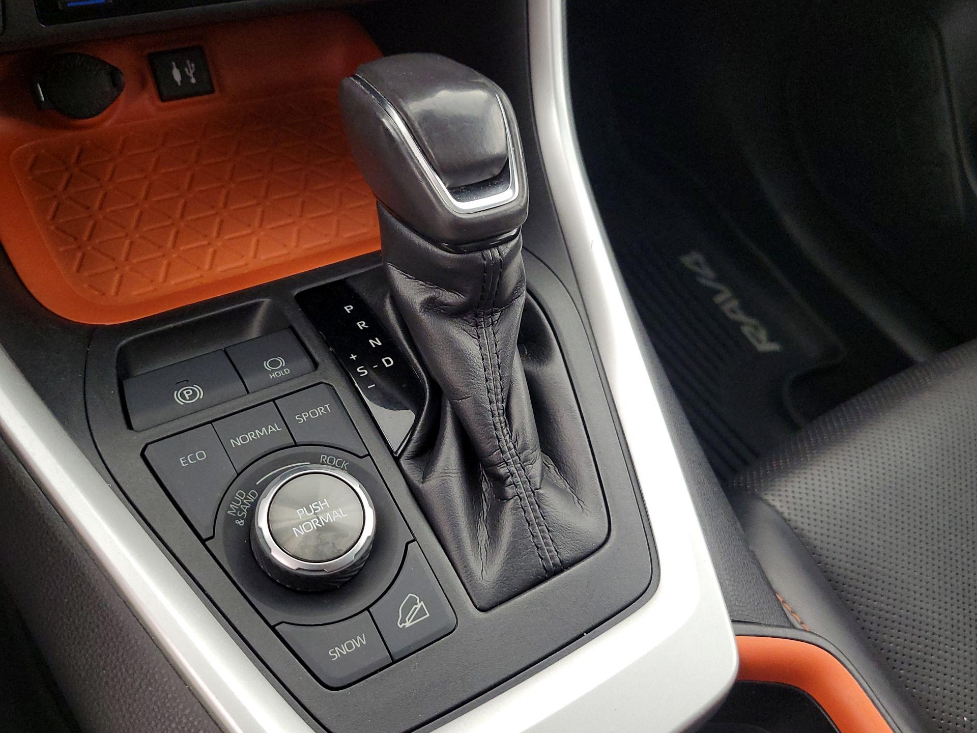 Thumbnail: 2019 Toyota RAV4 - 17