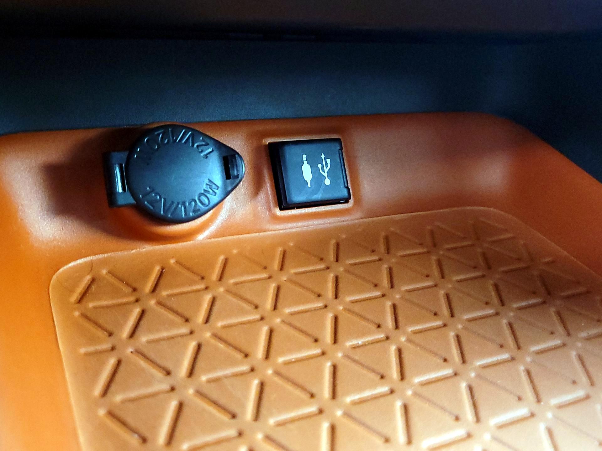 Thumbnail: 2019 Toyota RAV4 - 18