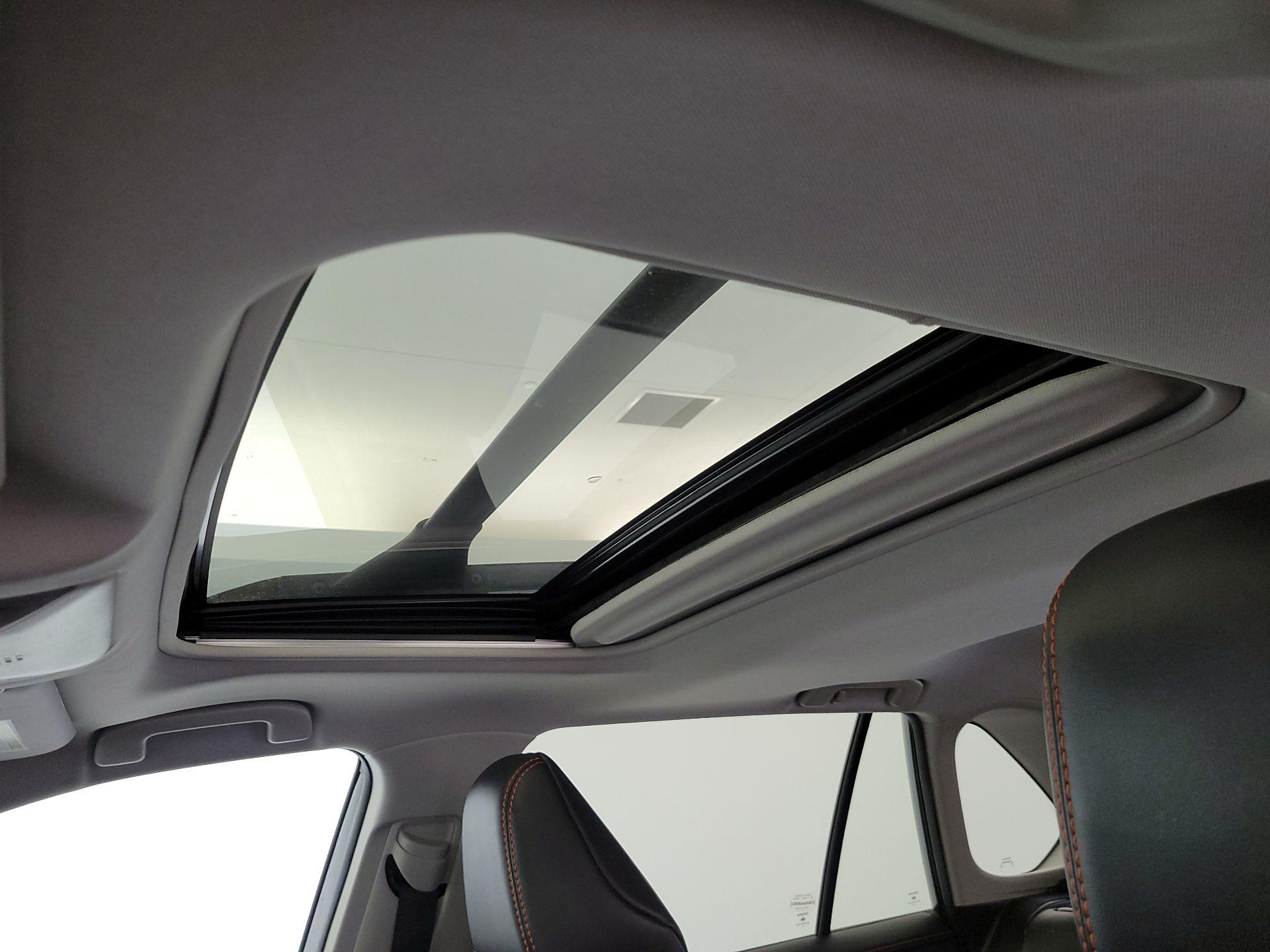 Thumbnail: 2019 Toyota RAV4 - 19