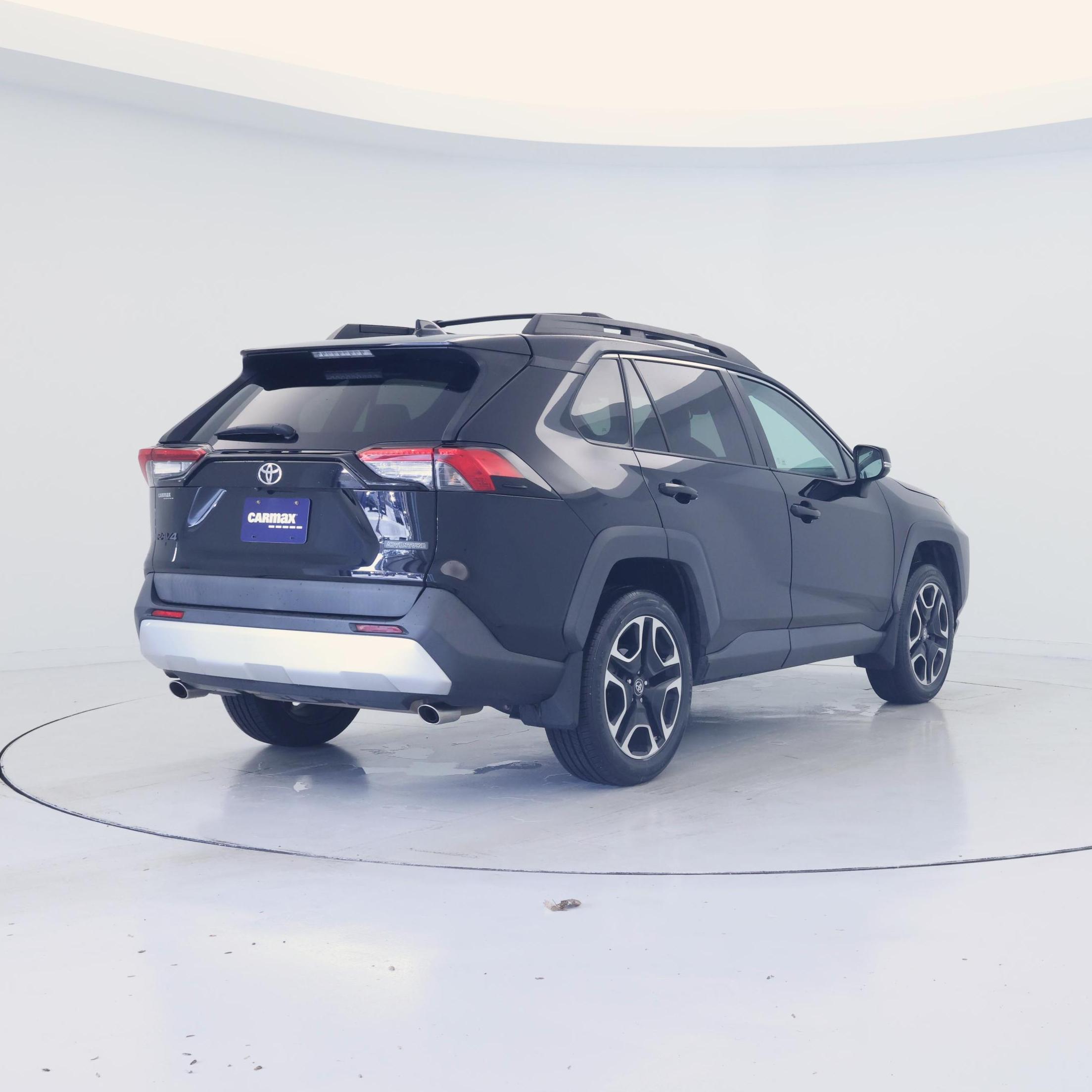 Thumbnail: 2019 Toyota RAV4 - 8