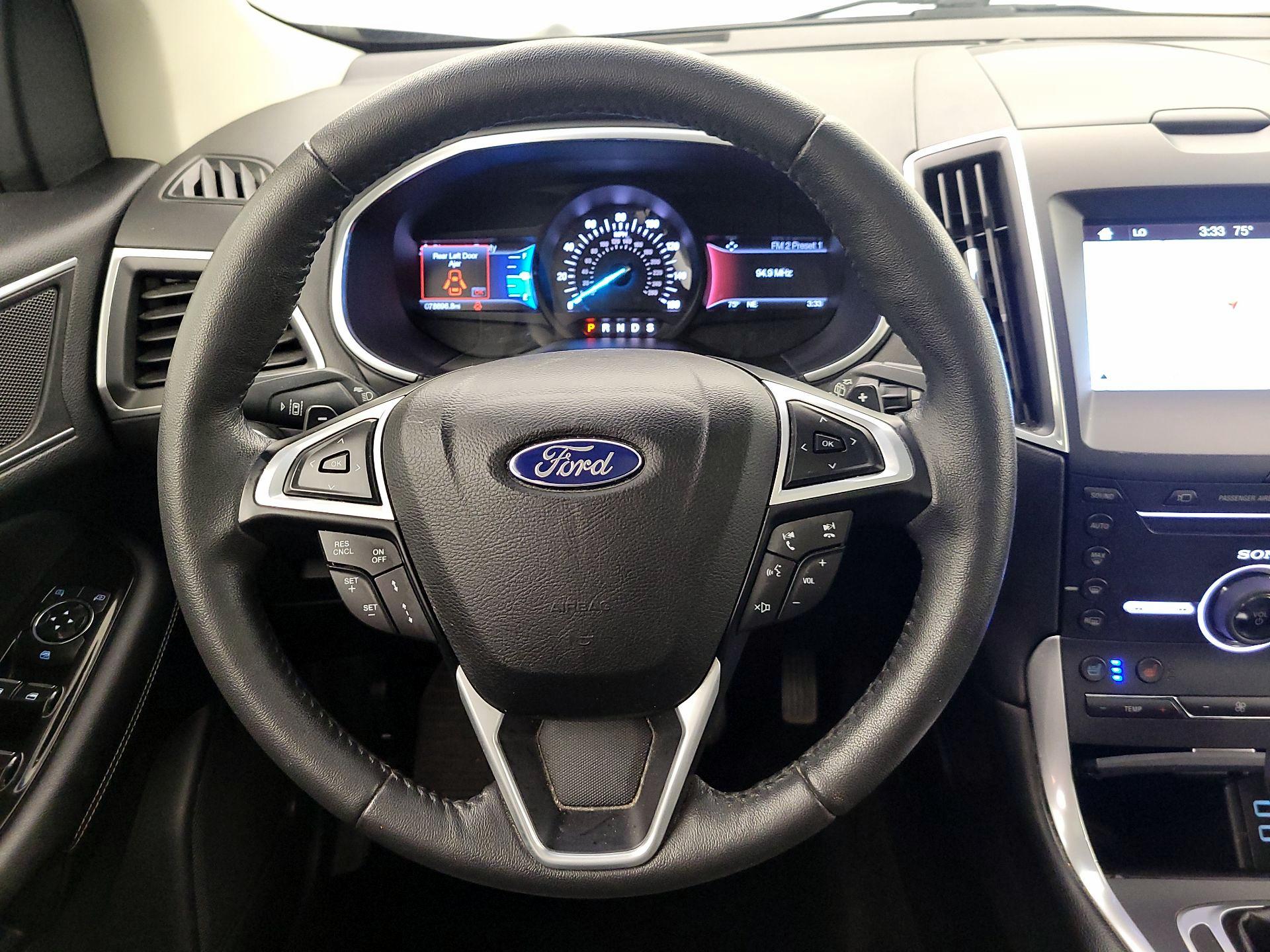 Thumbnail: 2016 Ford Edge - 10