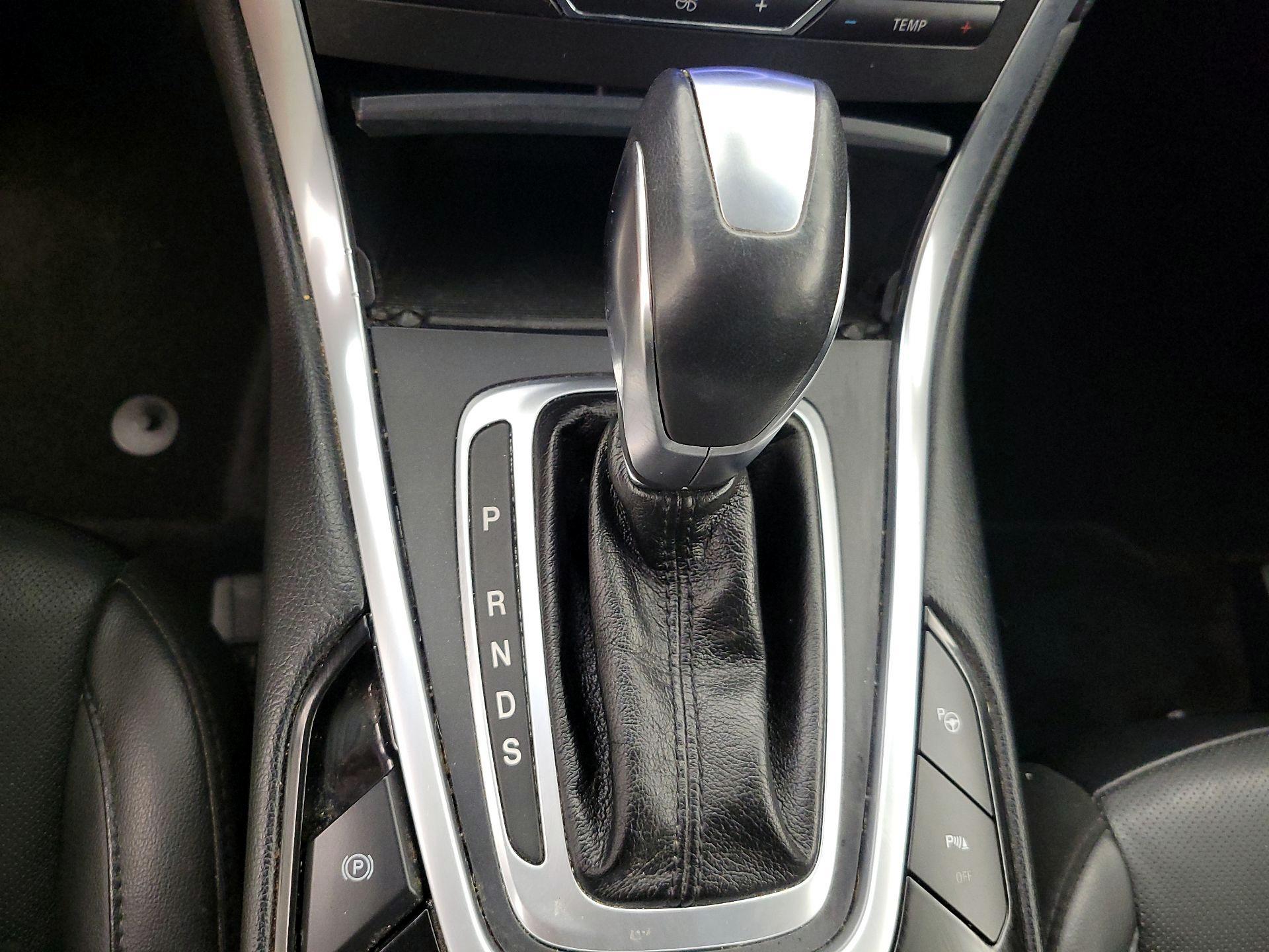 Thumbnail: 2016 Ford Edge - 18