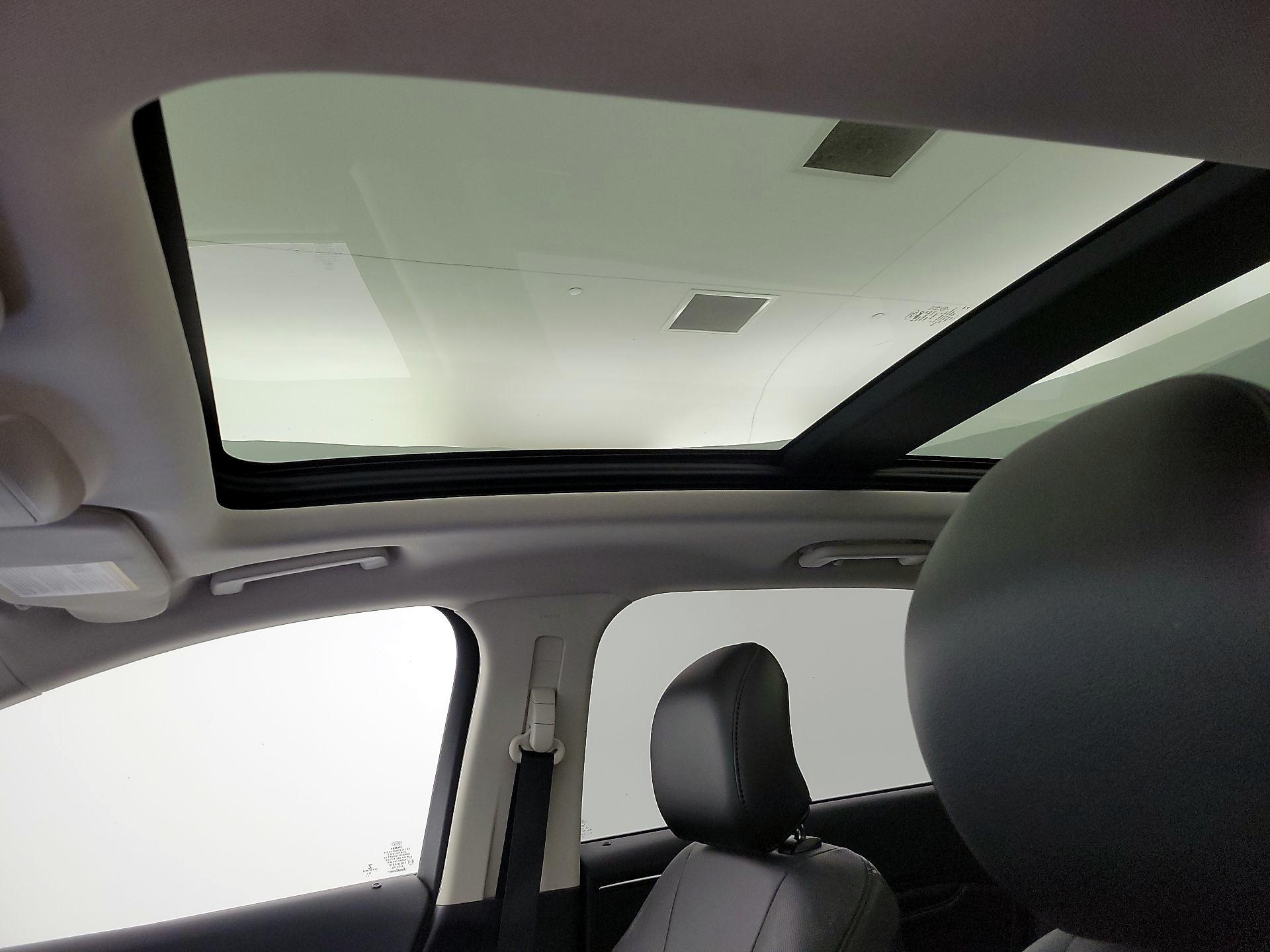 Thumbnail: 2016 Ford Edge - 20