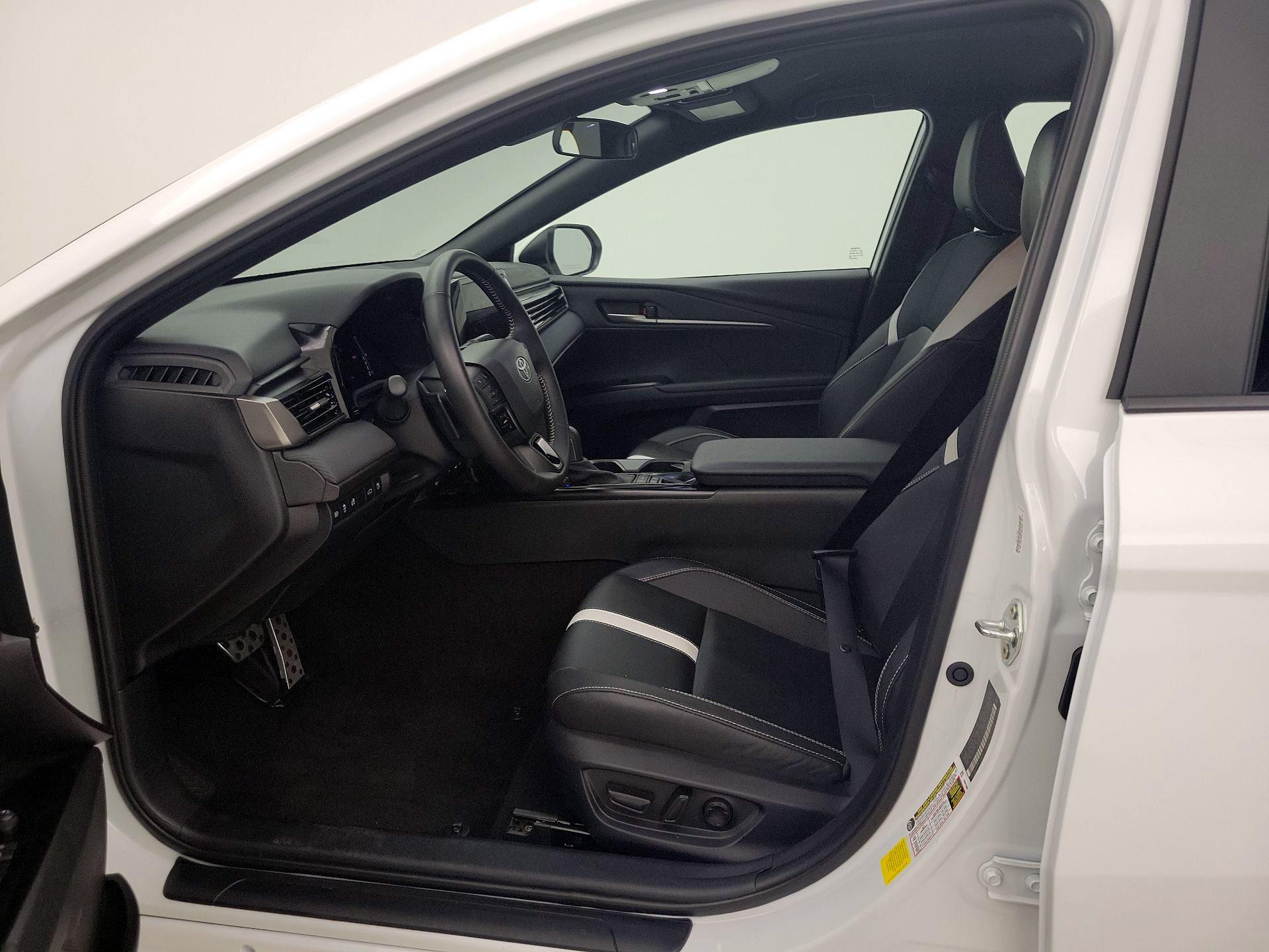 Thumbnail: 2025 Toyota Camry - 11