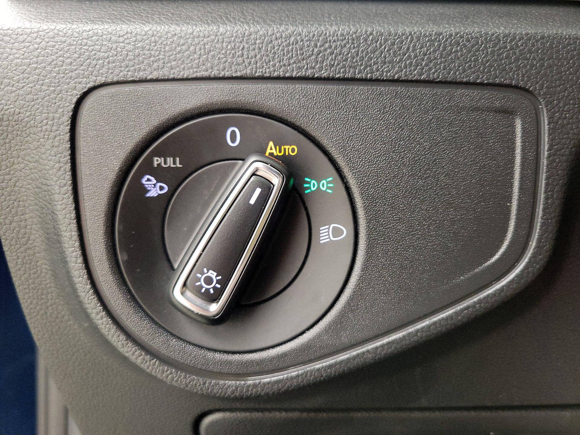 Thumbnail: 2021 Volkswagen Atlas - 13