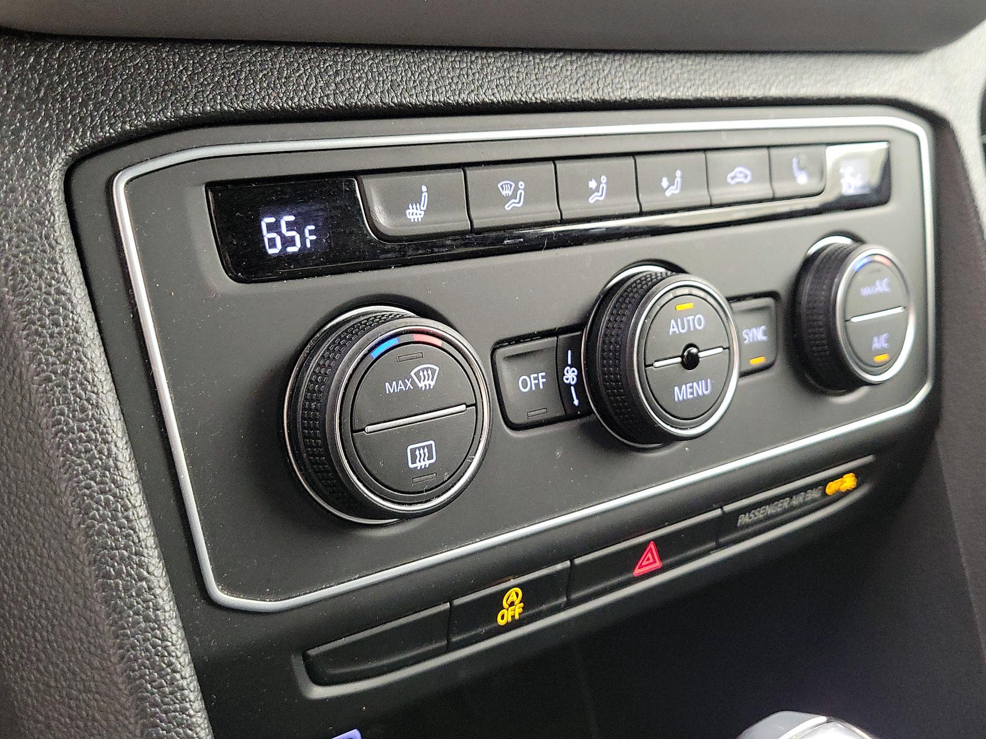 Thumbnail: 2021 Volkswagen Atlas - 16