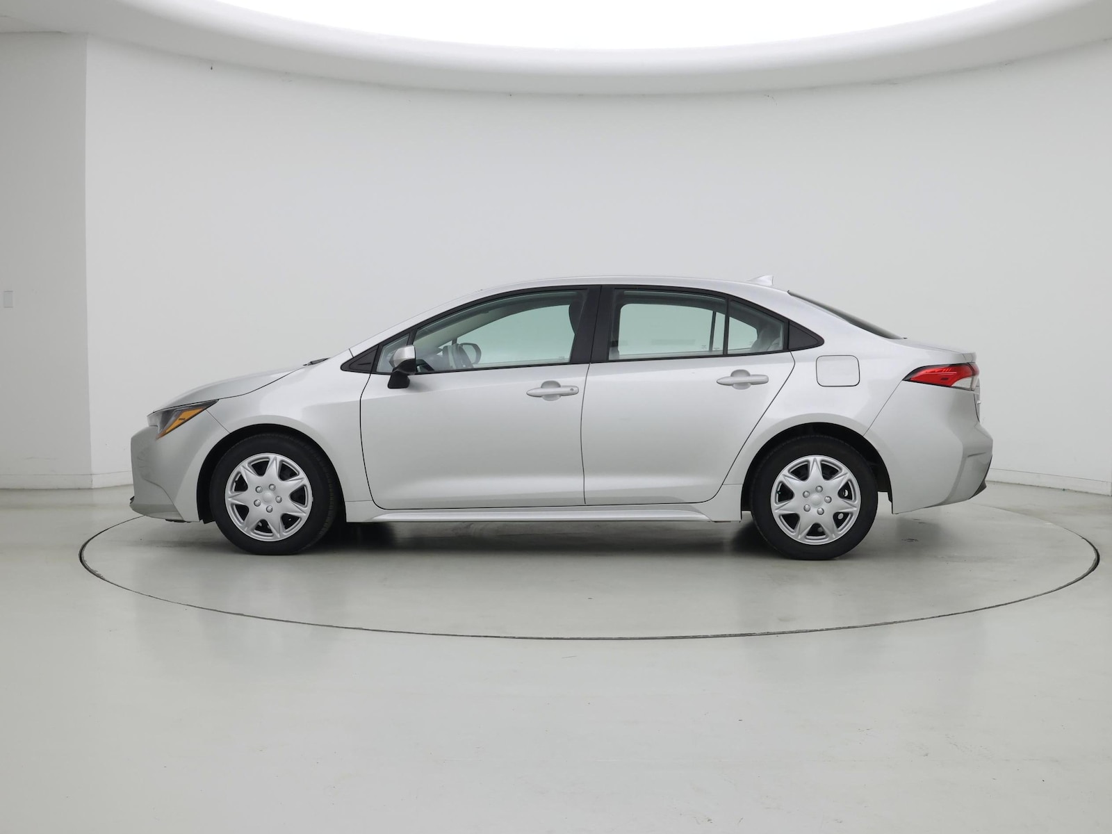 2025 Toyota Corolla LE - Photo 4
