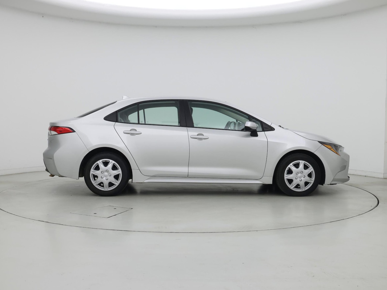 2025 Toyota Corolla LE - Photo 8