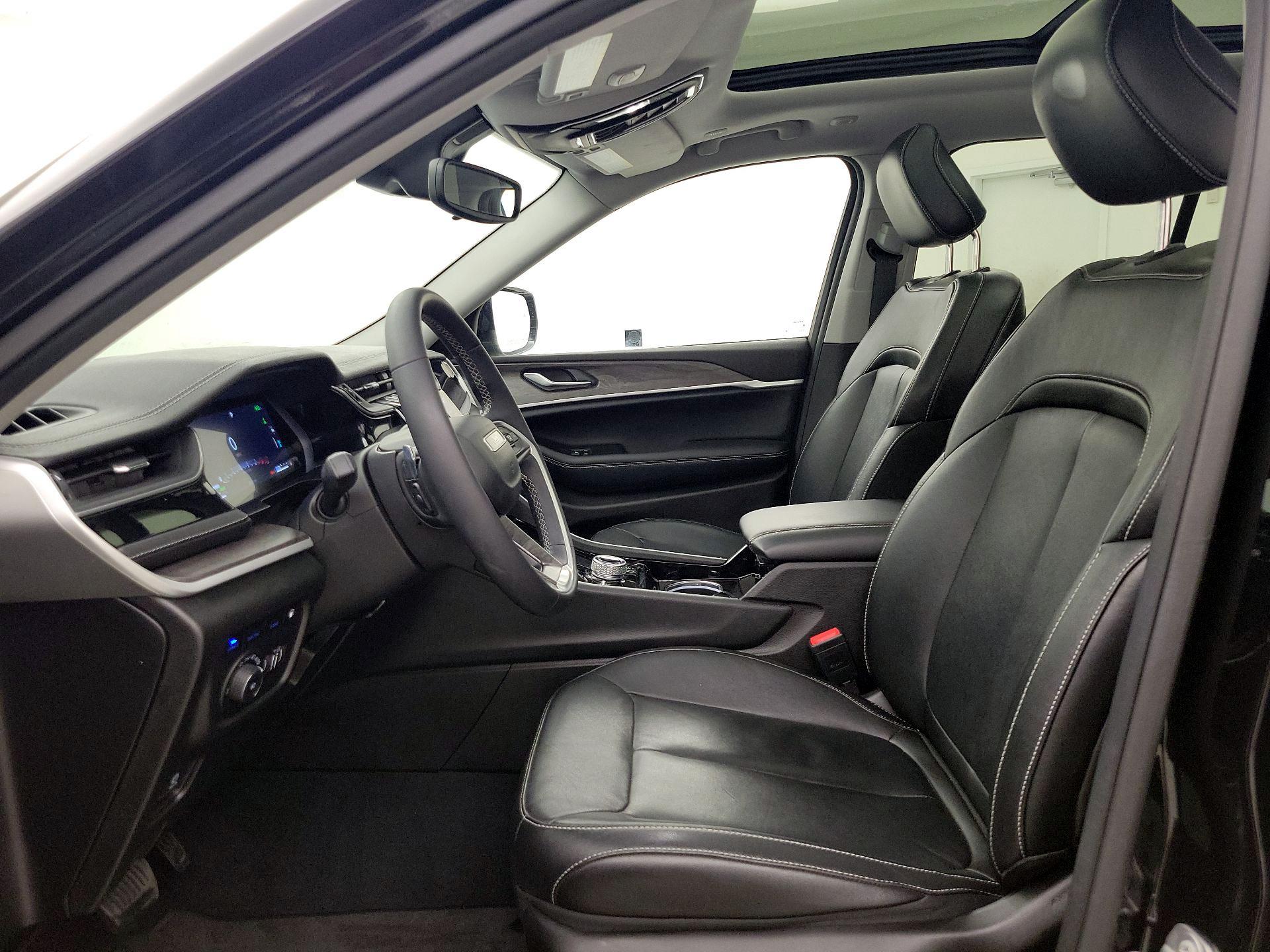 Thumbnail: 2023 Jeep Grand Cherokee - 11