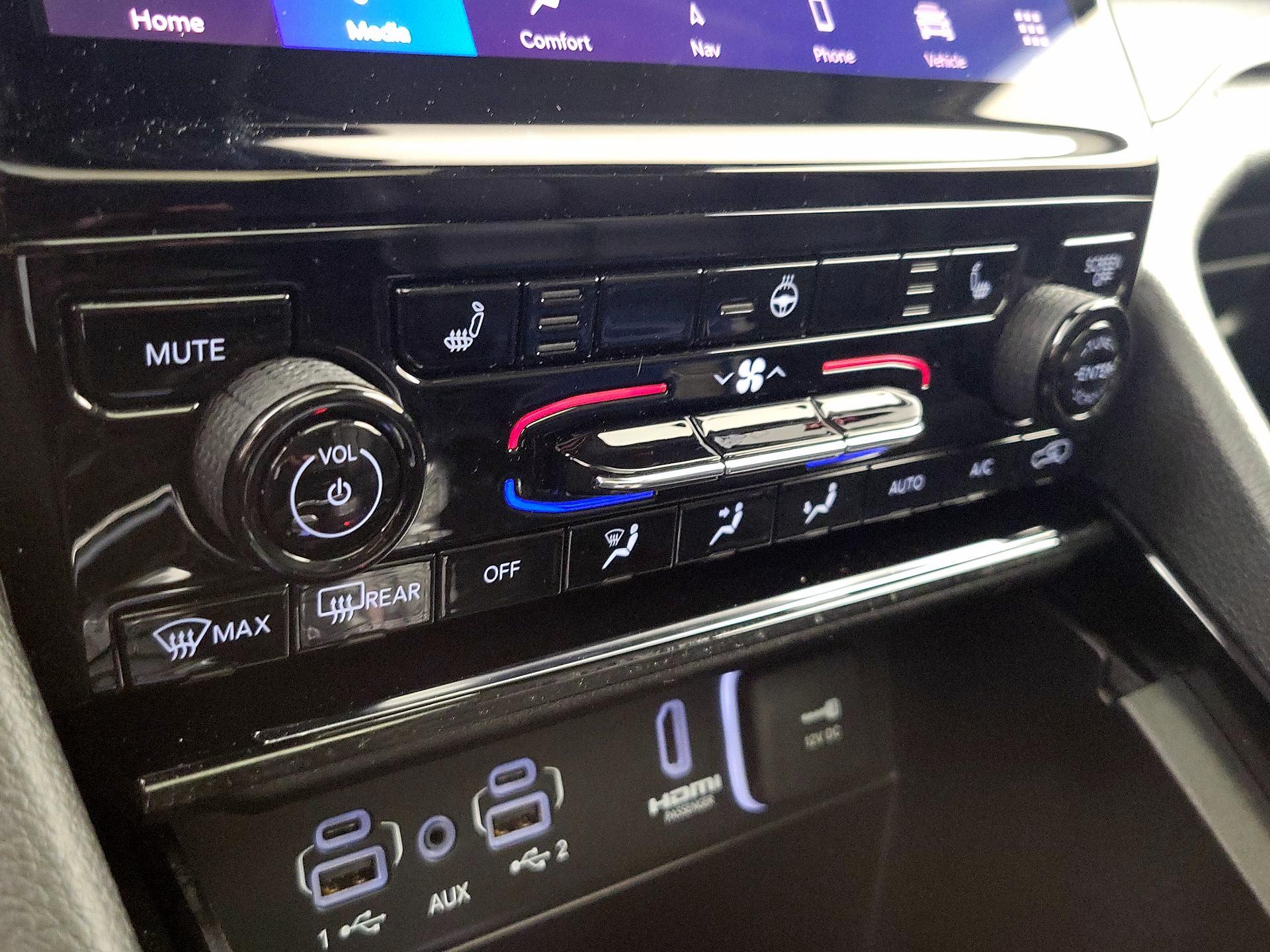 Thumbnail: 2023 Jeep Grand Cherokee - 17