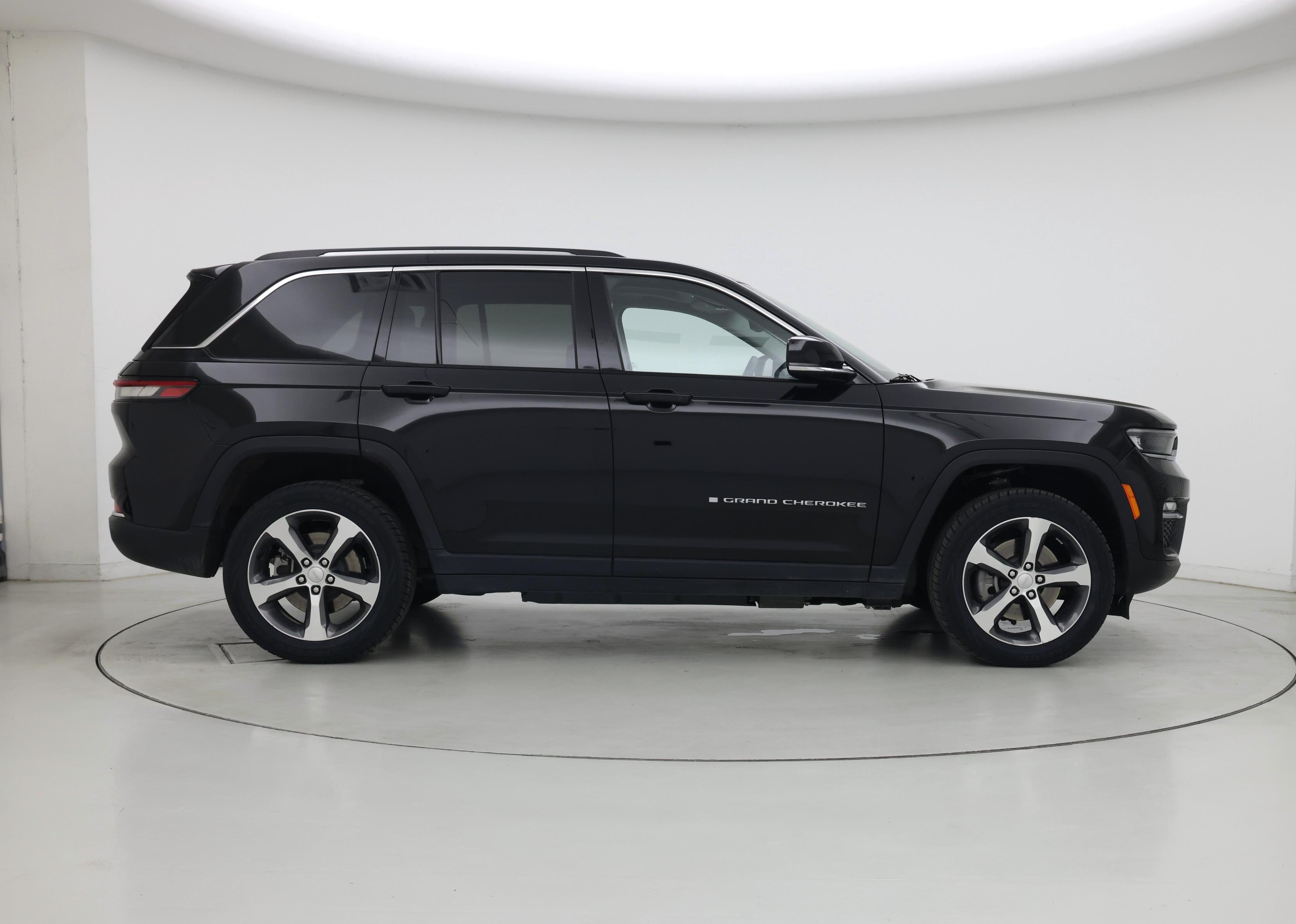 Thumbnail: 2023 Jeep Grand Cherokee - 7