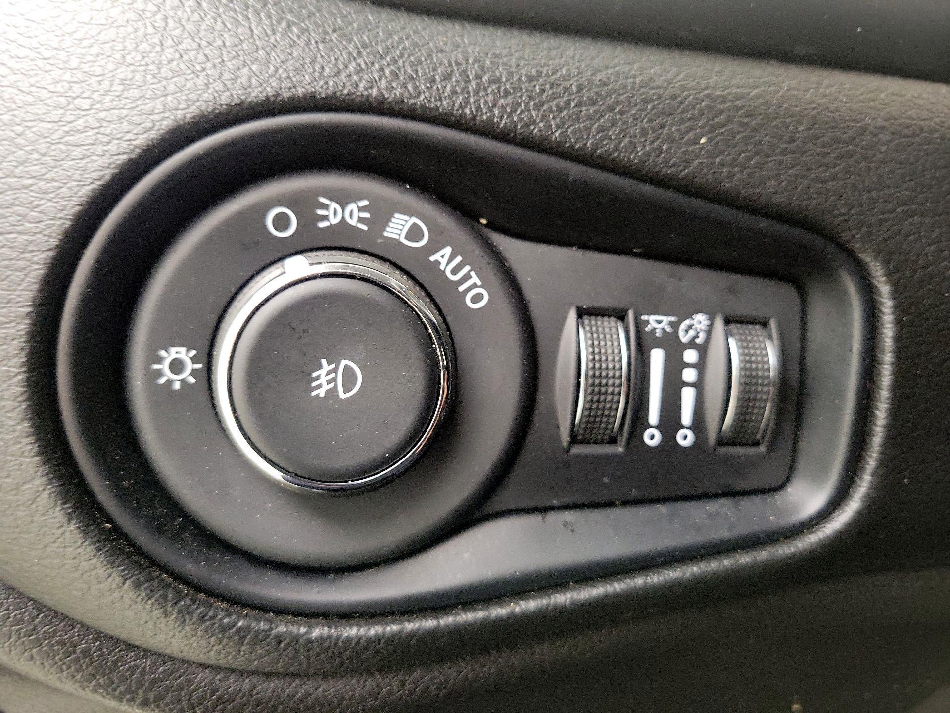 Thumbnail: 2023 Jeep Renegade - 13