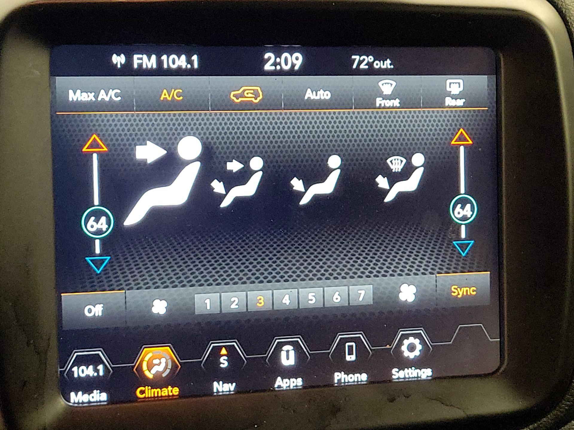 Thumbnail: 2023 Jeep Renegade - 17