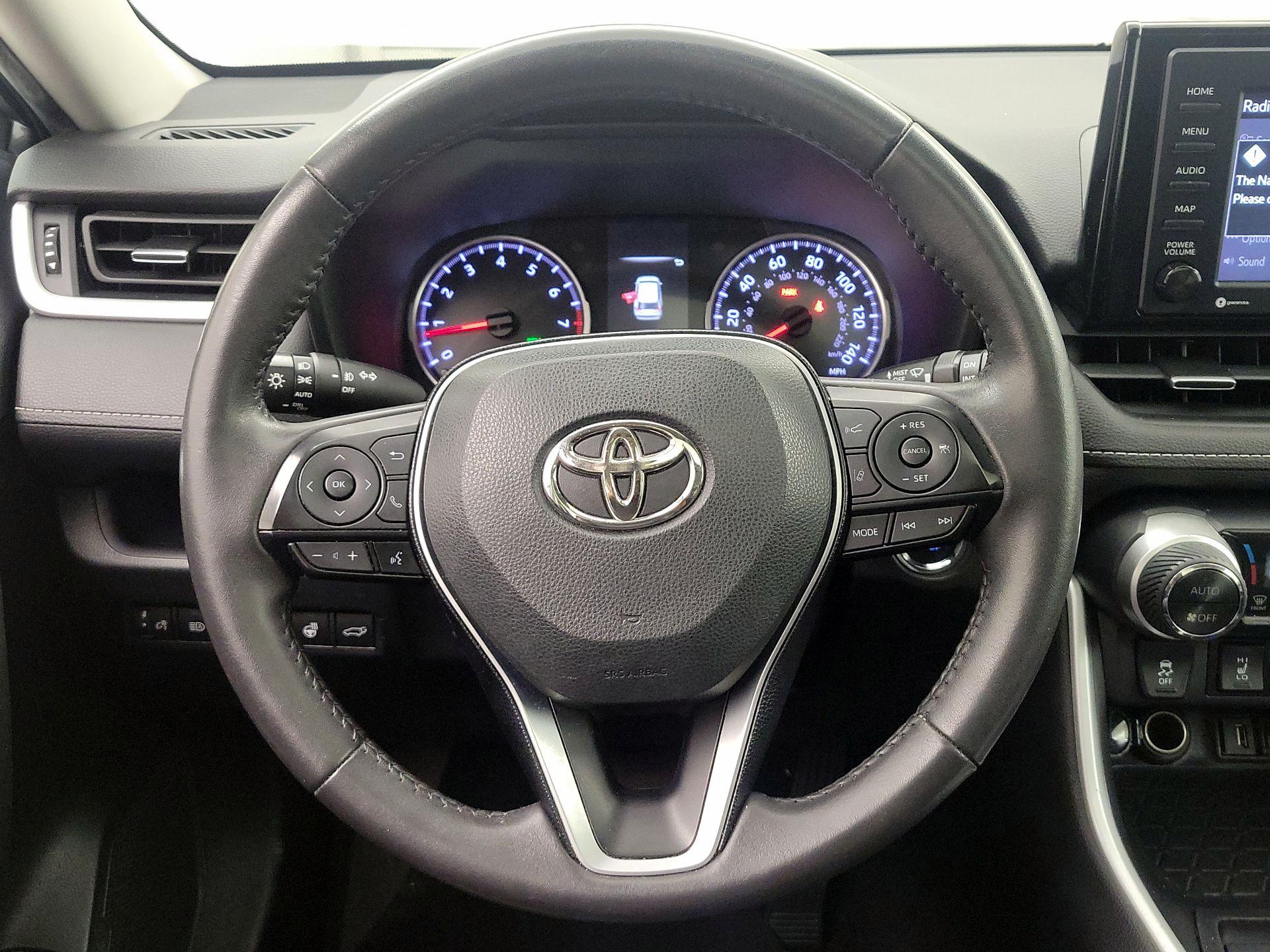 Thumbnail: 2020 Toyota RAV4 - 10