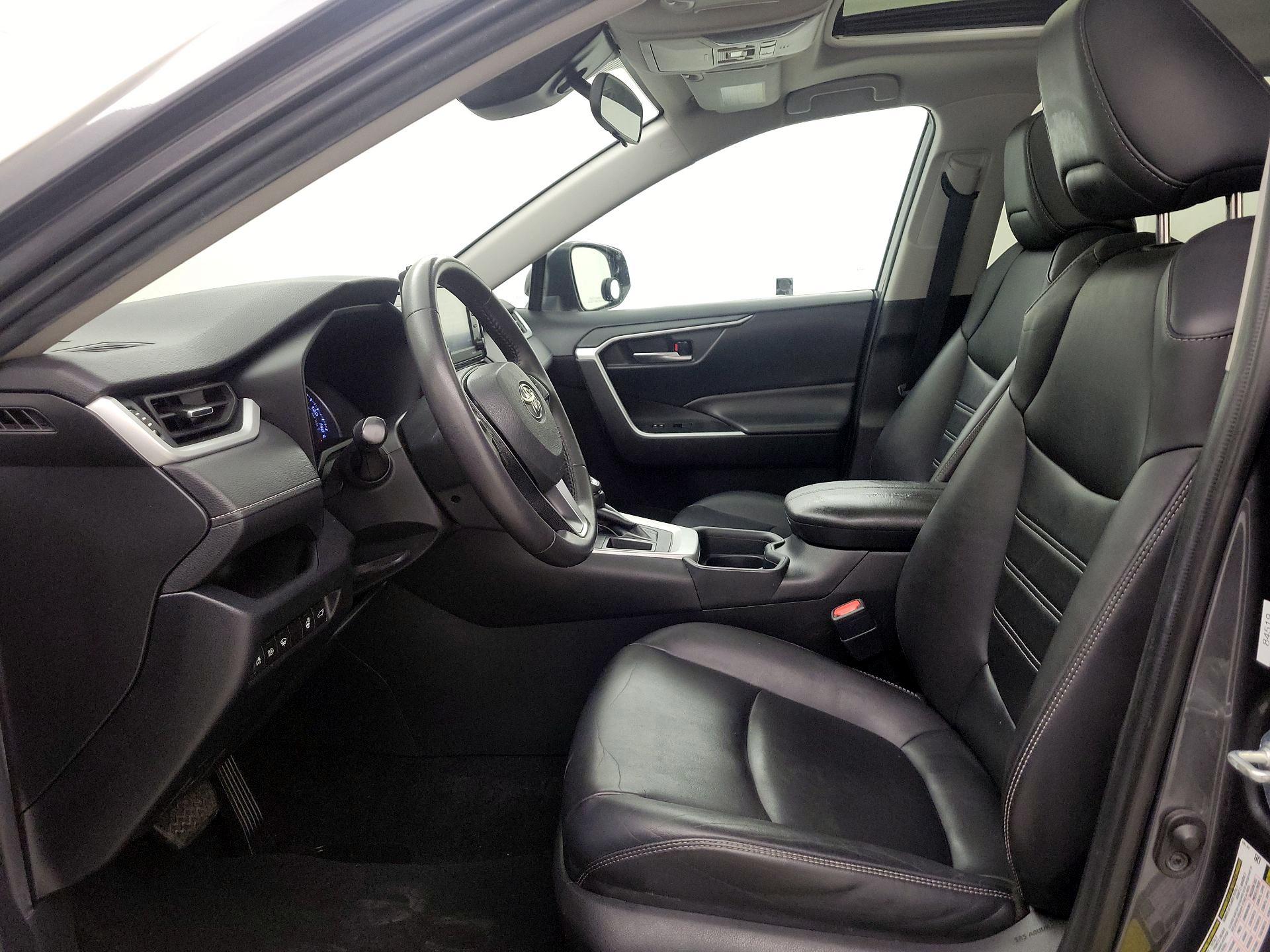 Thumbnail: 2020 Toyota RAV4 - 11