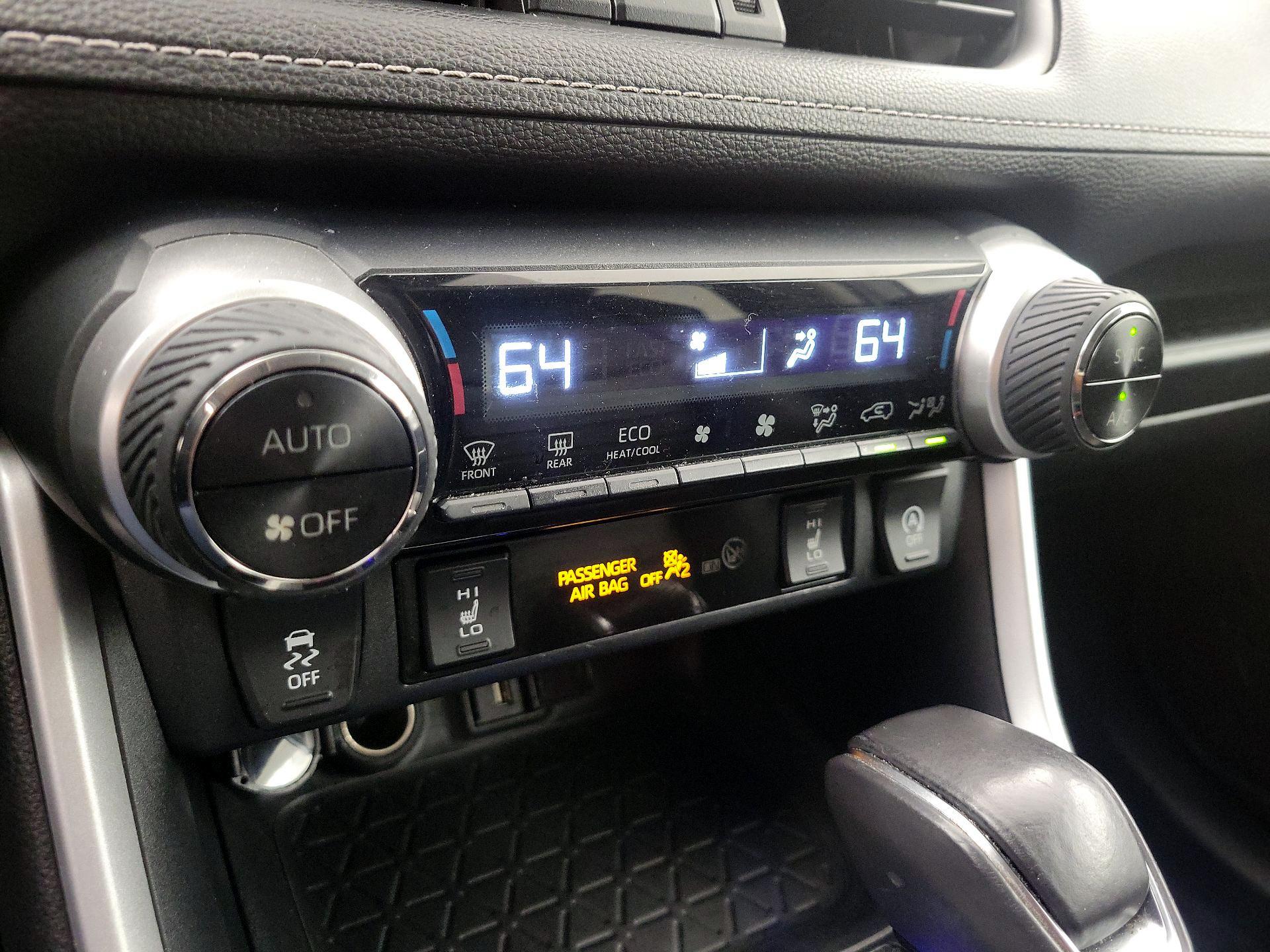 Thumbnail: 2020 Toyota RAV4 - 16