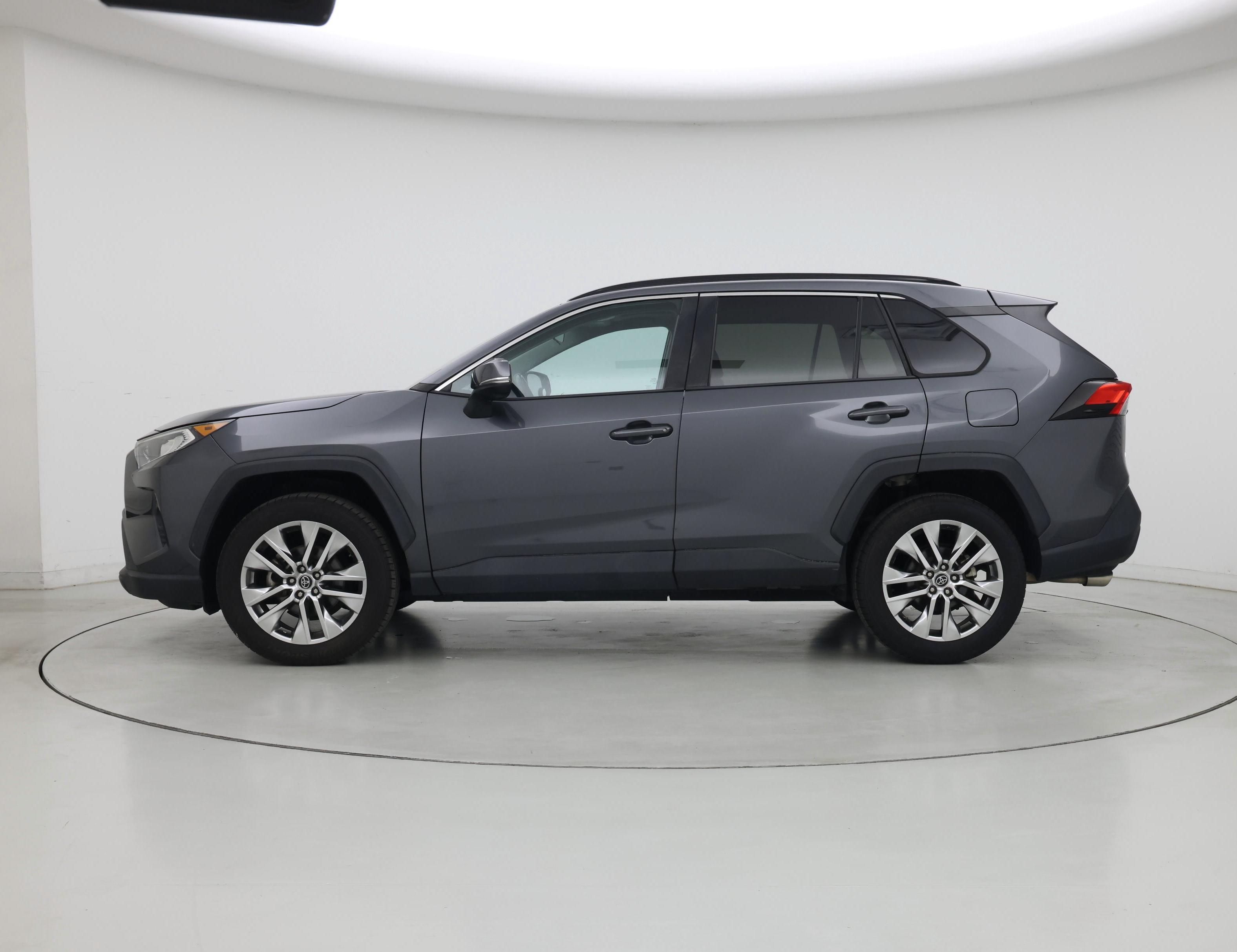 Thumbnail: 2020 Toyota RAV4 - 3