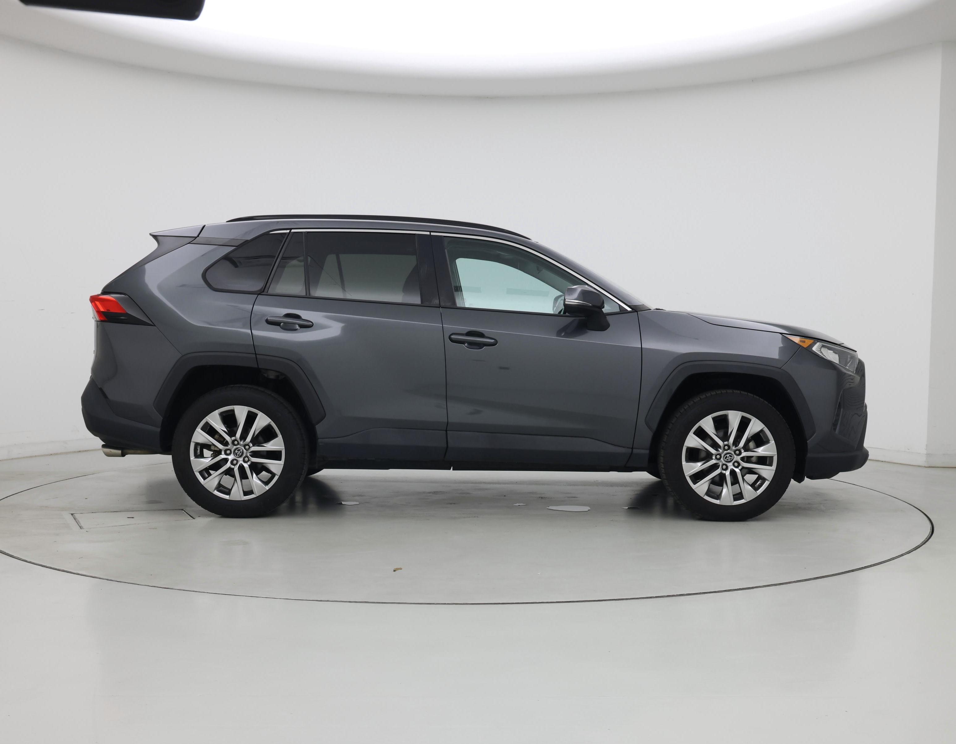 Thumbnail: 2020 Toyota RAV4 - 7
