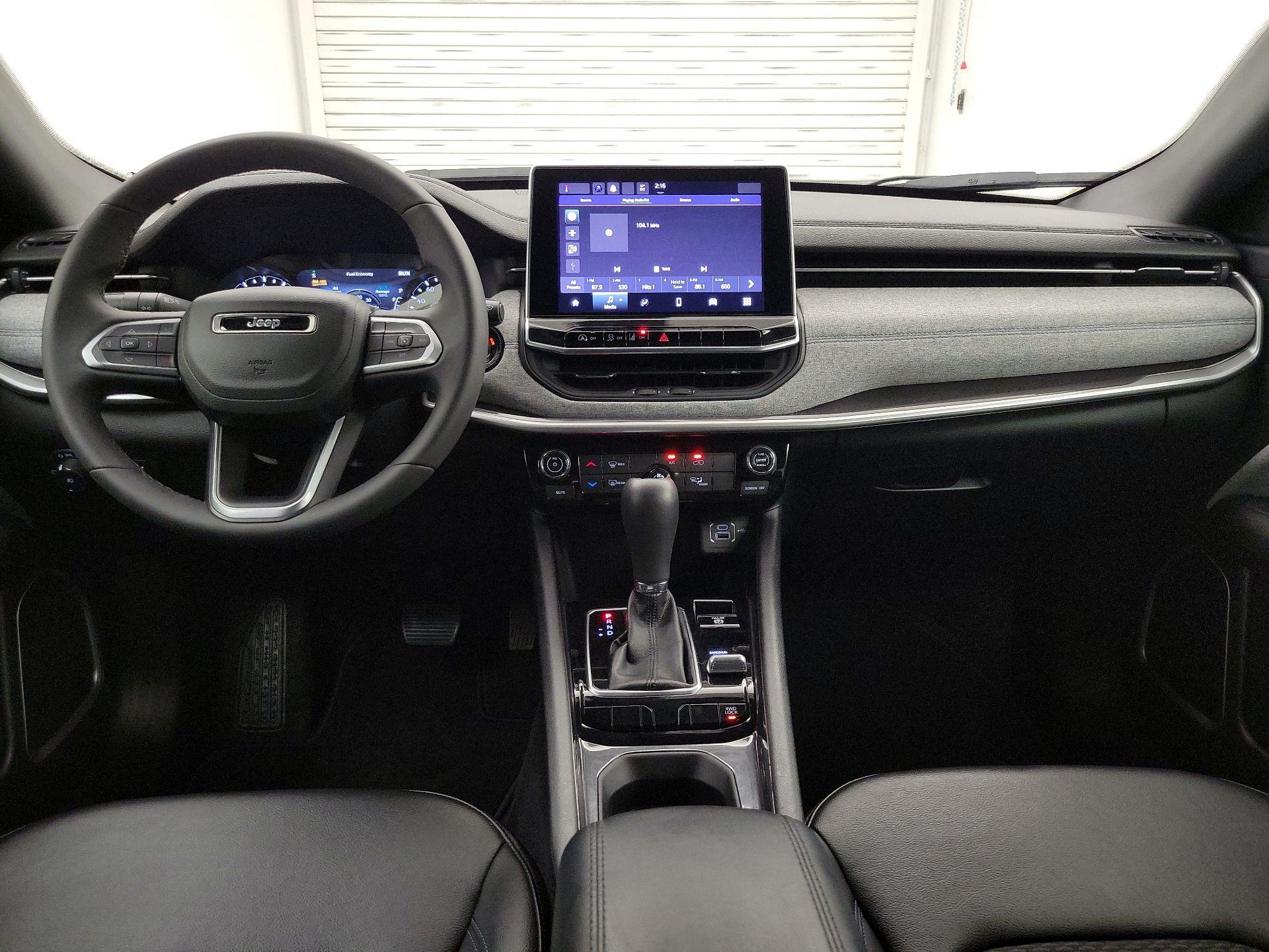 Thumbnail: 2023 Jeep Compass - 9