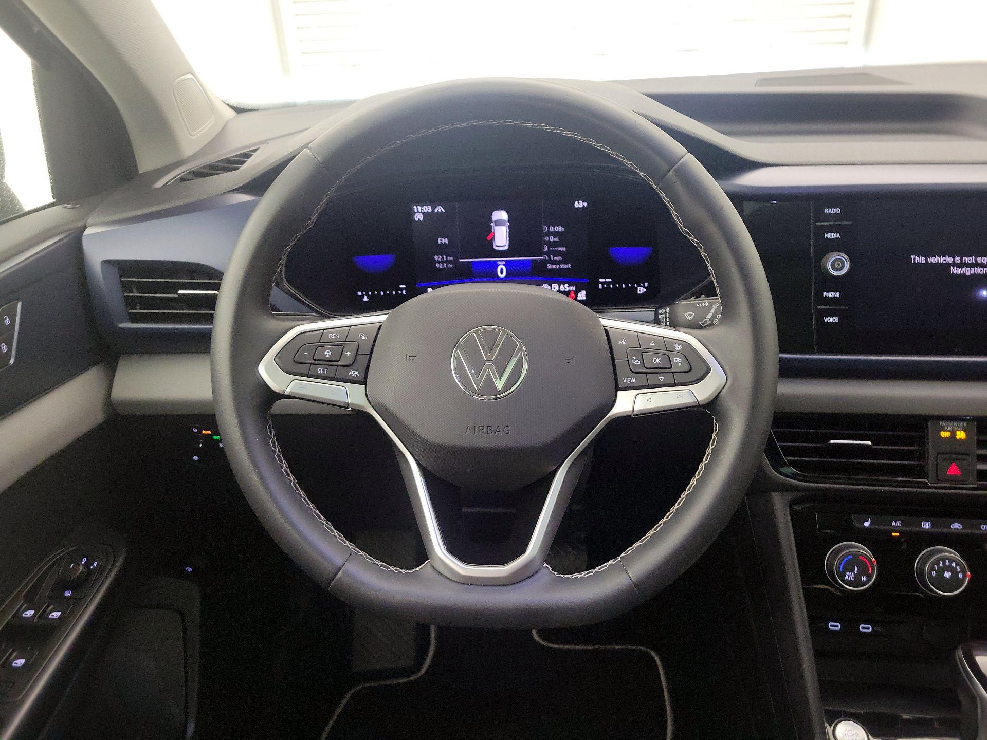 Thumbnail: 2023 Volkswagen Taos - 10