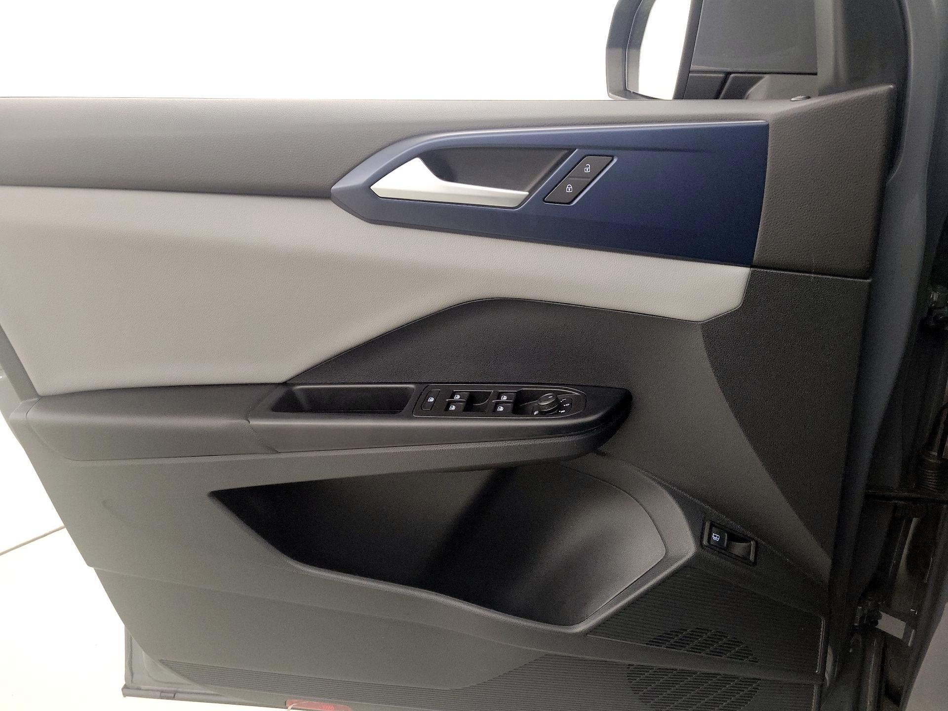 Thumbnail: 2023 Volkswagen Taos - 12