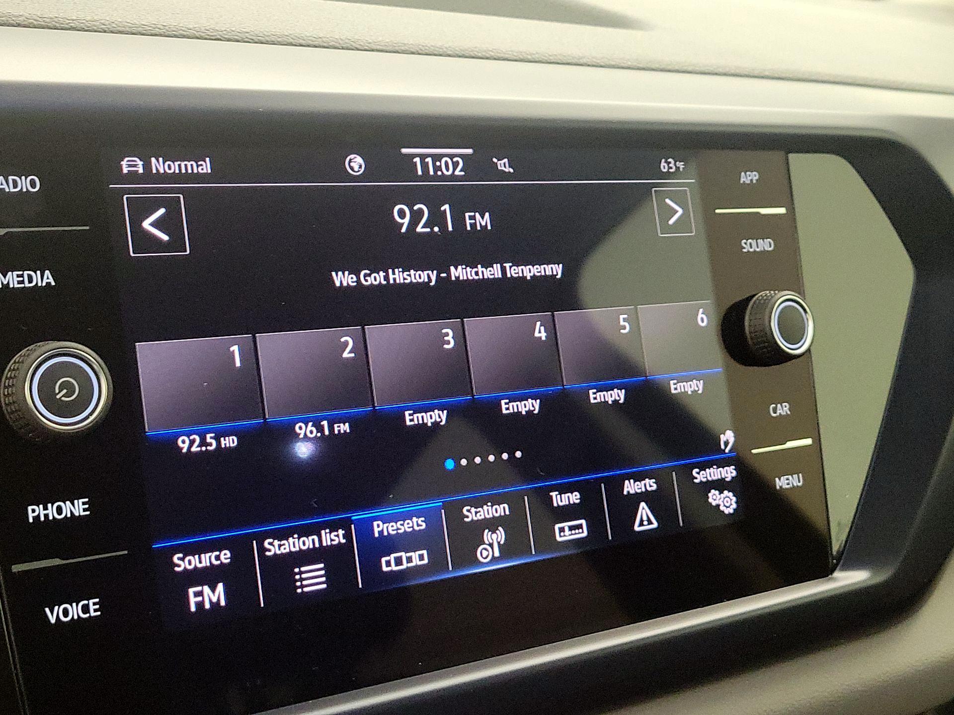 Thumbnail: 2023 Volkswagen Taos - 15