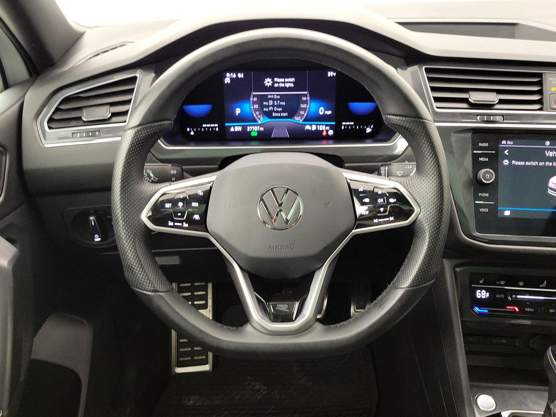 Thumbnail: 2023 Volkswagen Tiguan - 10