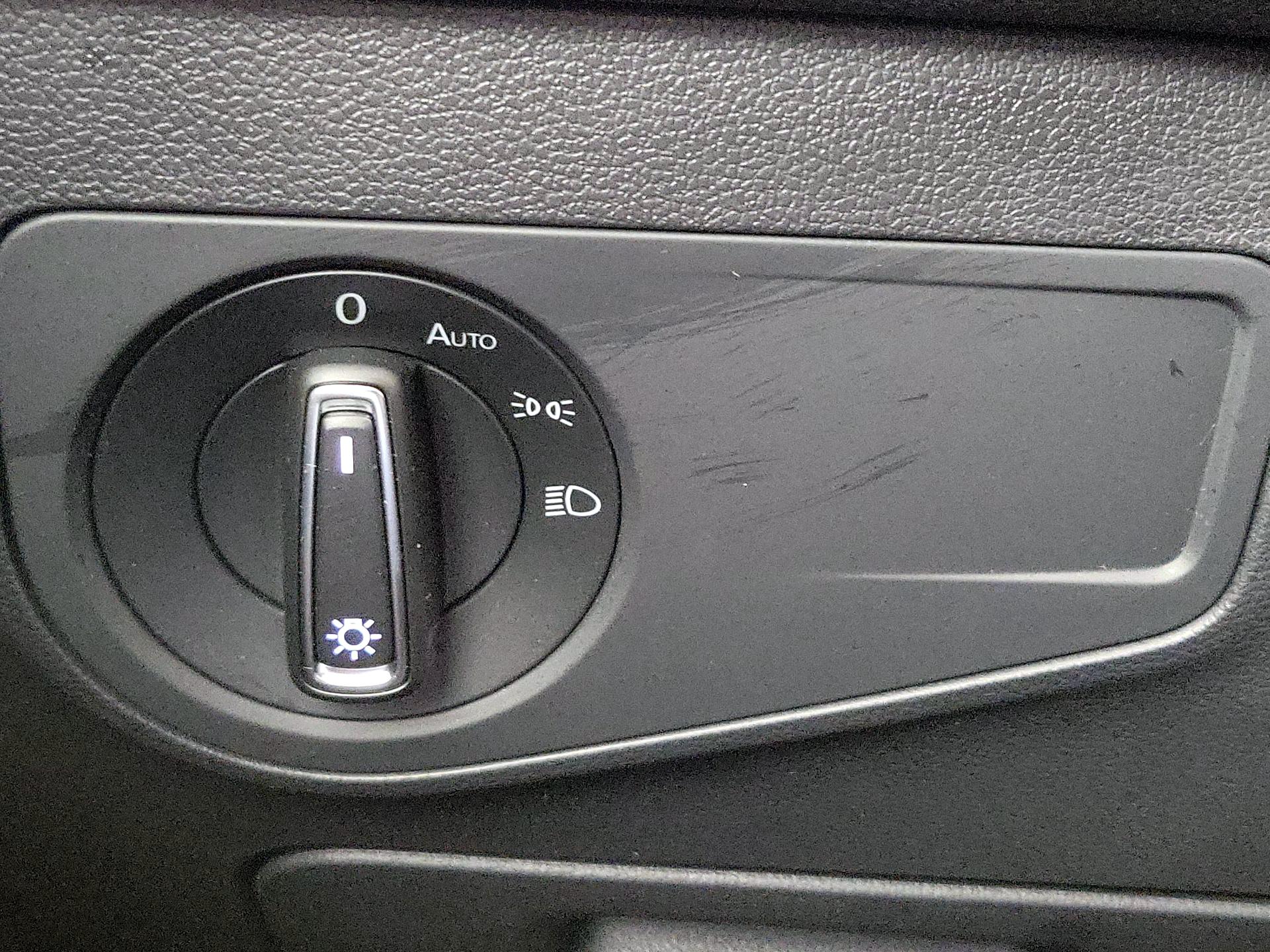 Thumbnail: 2023 Volkswagen Tiguan - 13