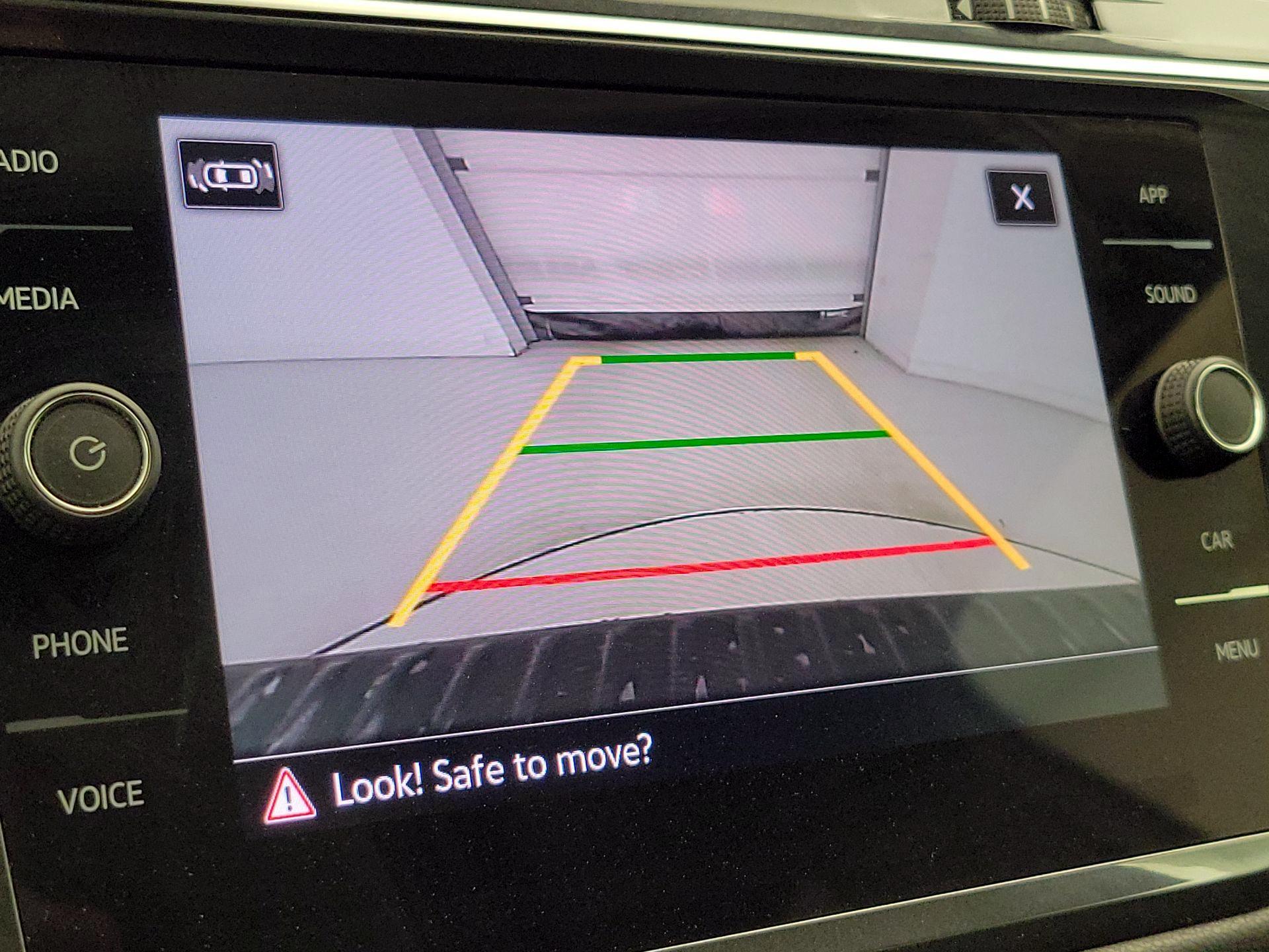 Thumbnail: 2023 Volkswagen Tiguan - 14