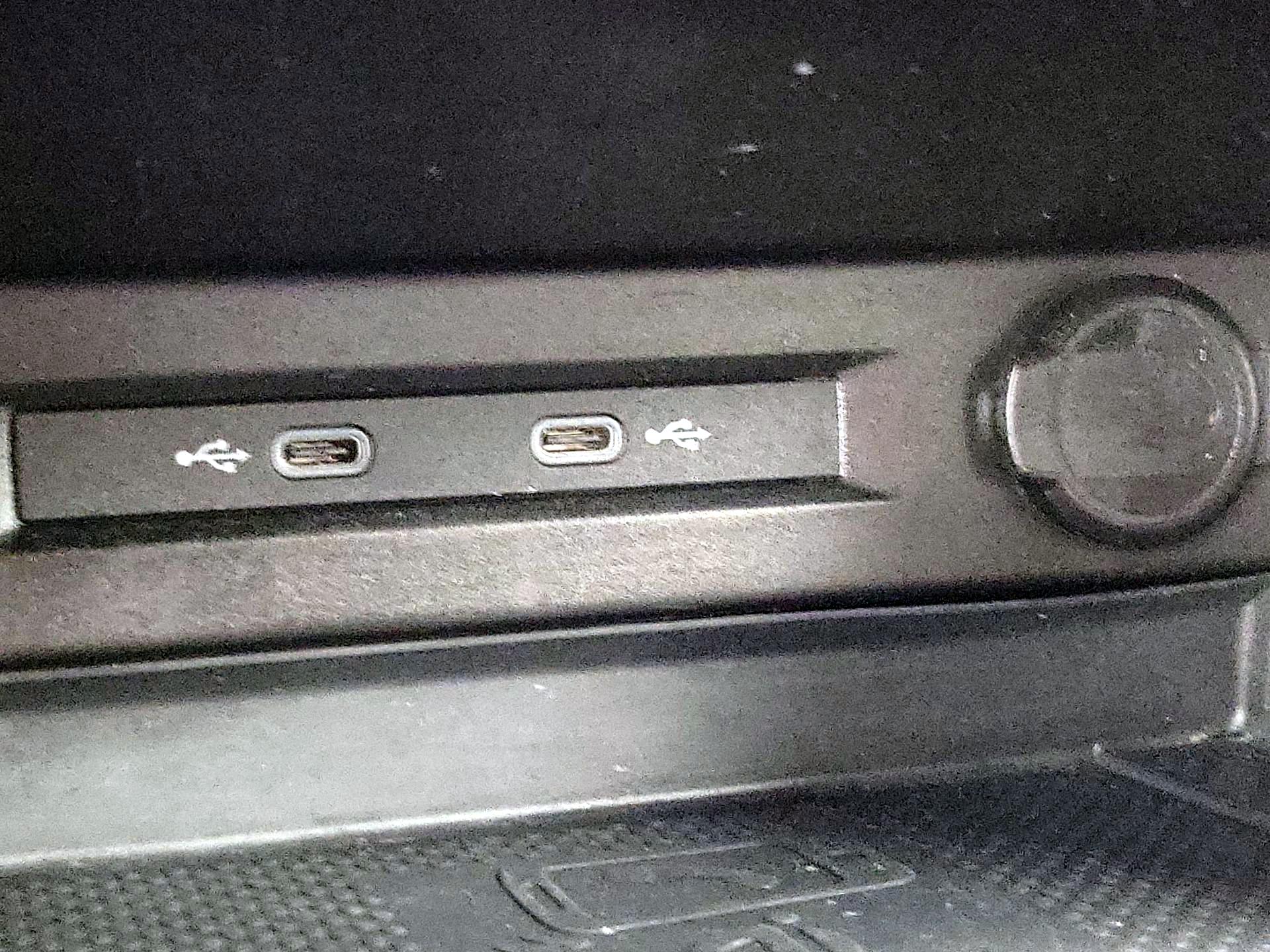 Thumbnail: 2023 Volkswagen Tiguan - 18