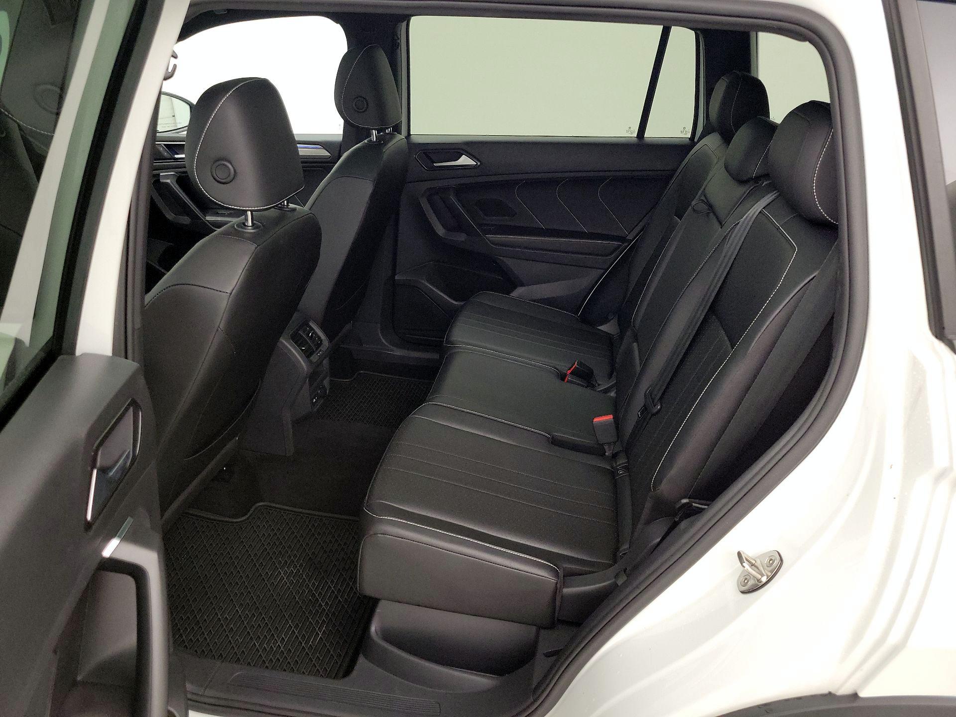 Thumbnail: 2023 Volkswagen Tiguan - 20