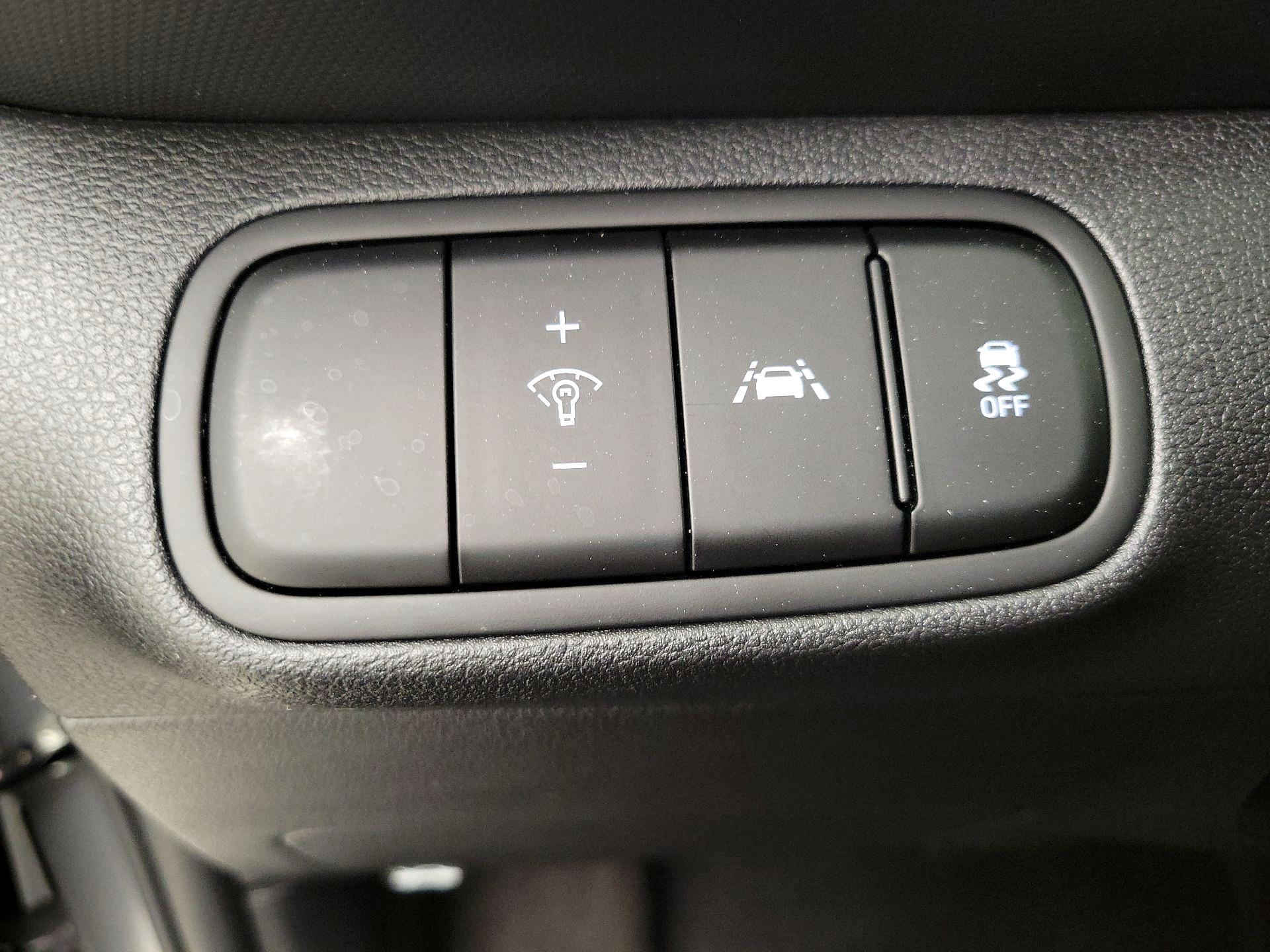 Thumbnail: 2022 Hyundai Venue - 13