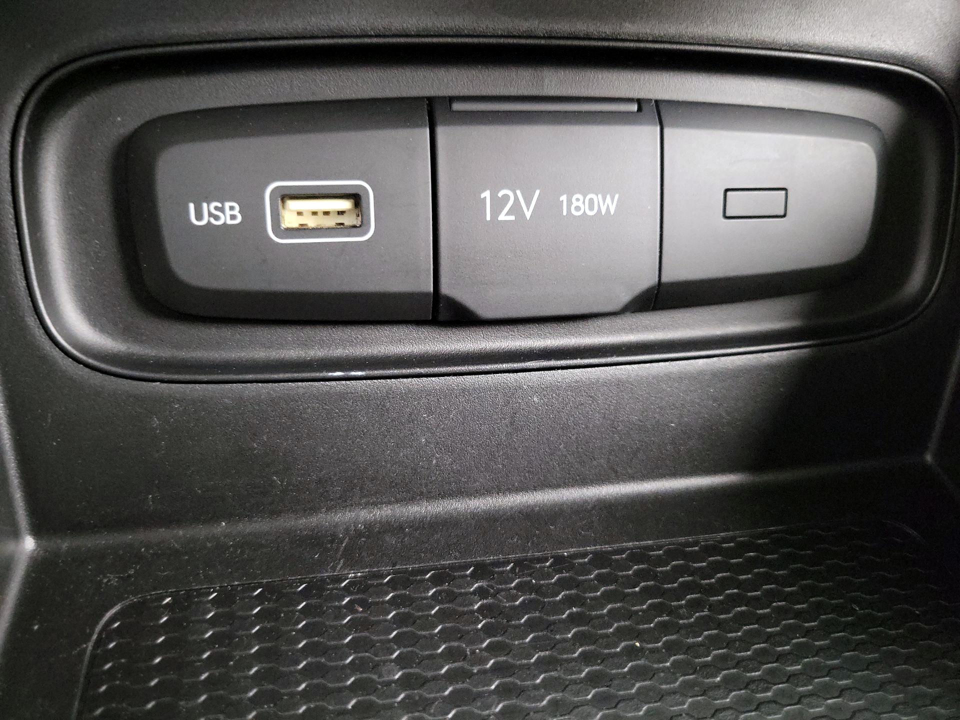 Thumbnail: 2022 Hyundai Venue - 18