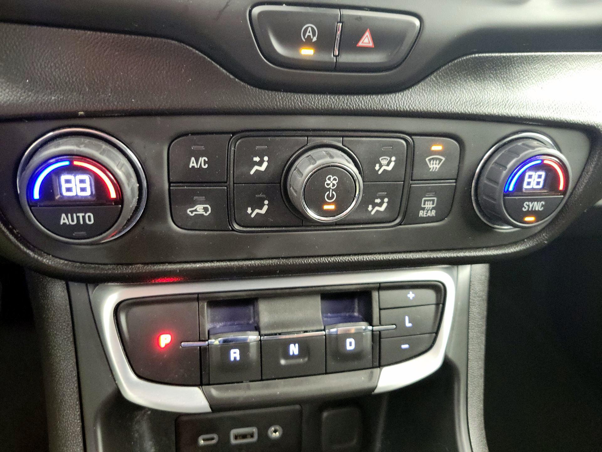 Thumbnail: 2022 GMC Terrain - 16