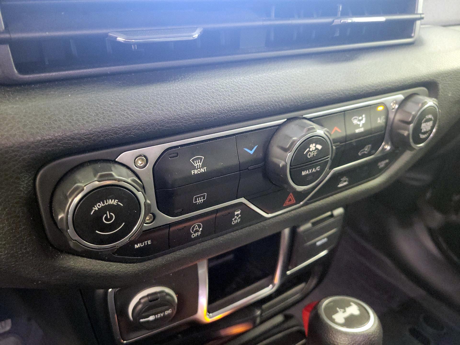 Thumbnail: 2024 Jeep Wrangler - 16