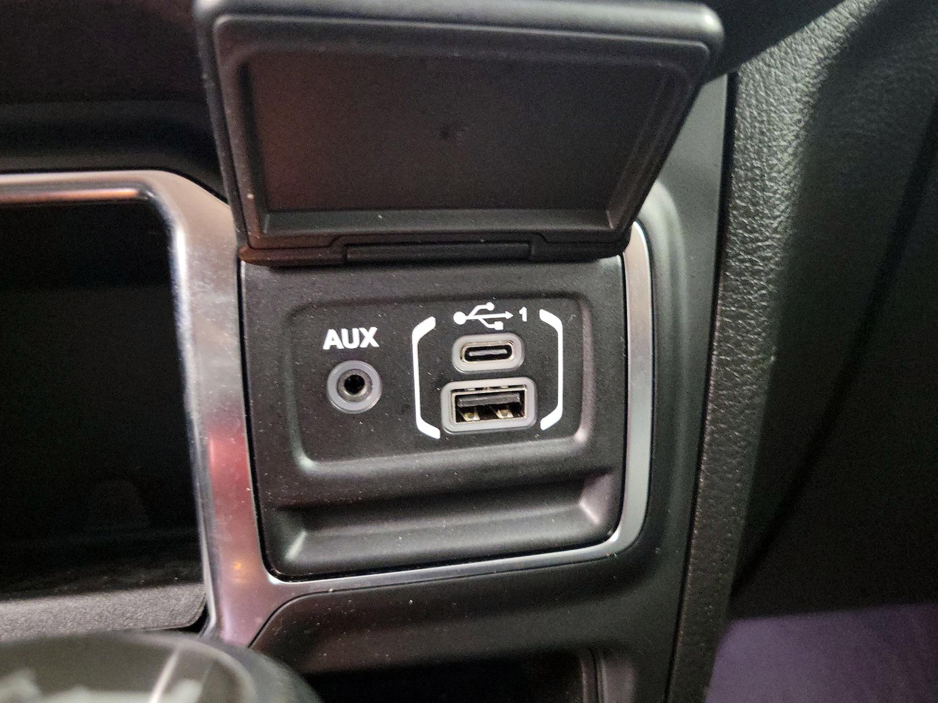 Thumbnail: 2024 Jeep Wrangler - 18