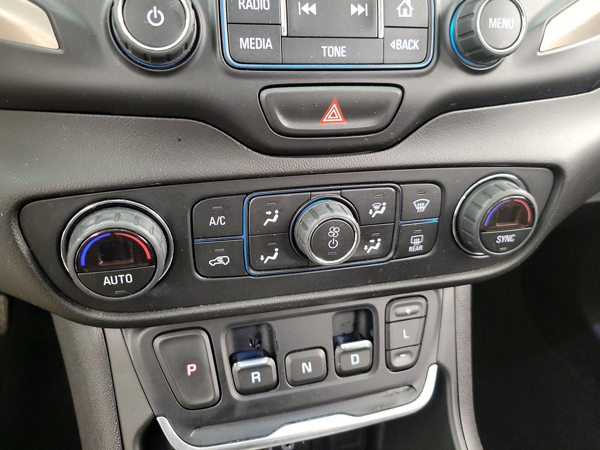 Thumbnail: 2018 GMC Terrain - 17