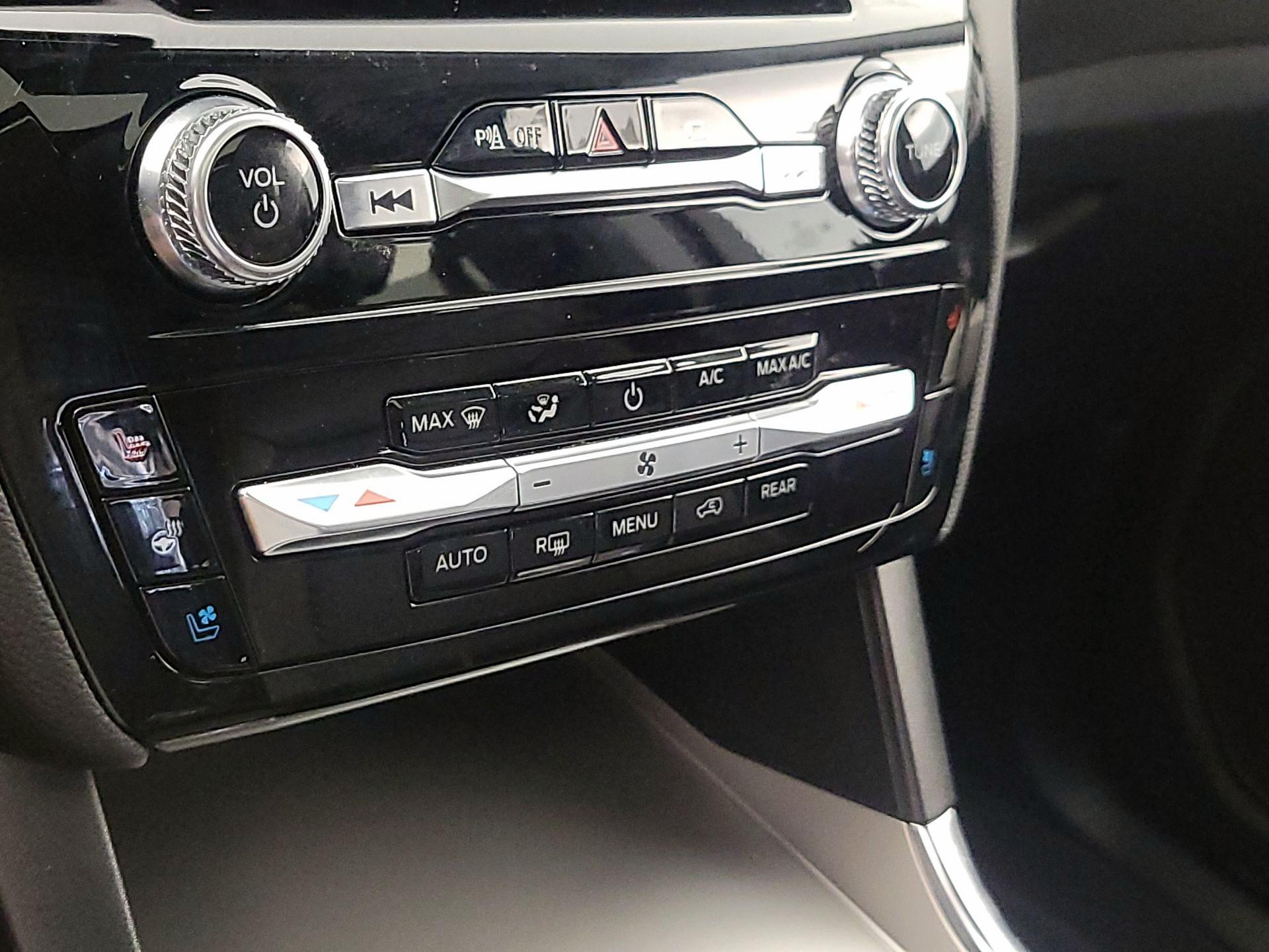 Thumbnail: 2022 Ford Explorer - 17