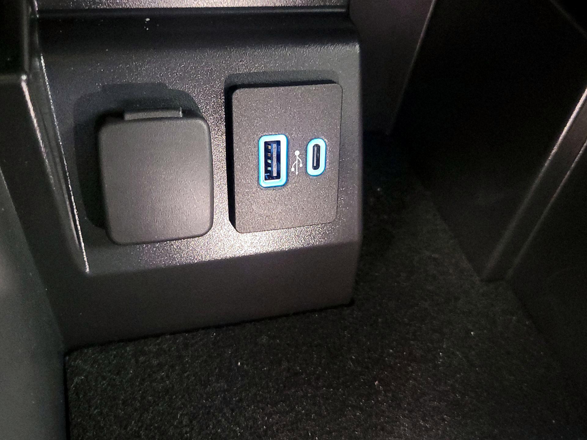 Thumbnail: 2022 Ford Explorer - 19