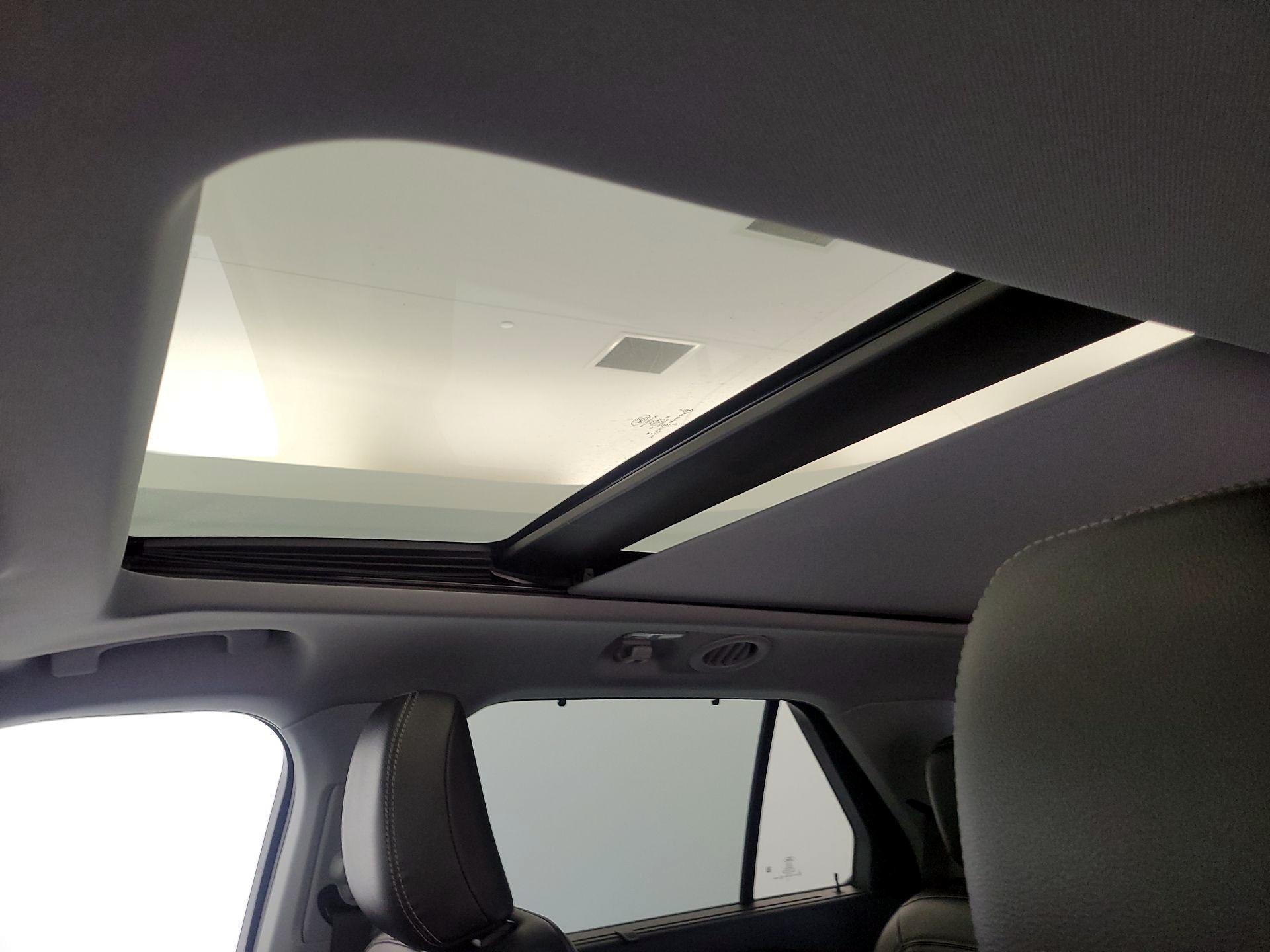 Thumbnail: 2022 Ford Explorer - 20