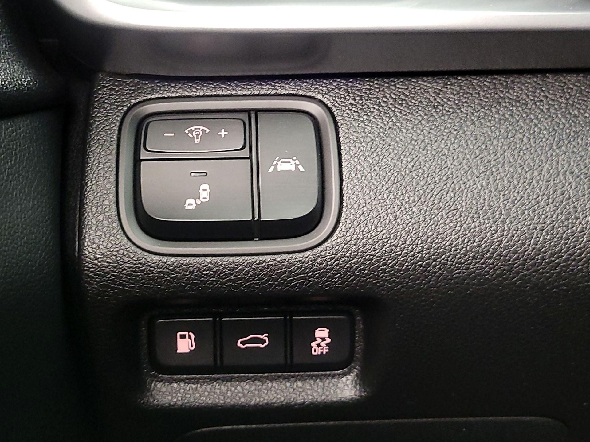 Thumbnail: 2019 Kia Optima - 13