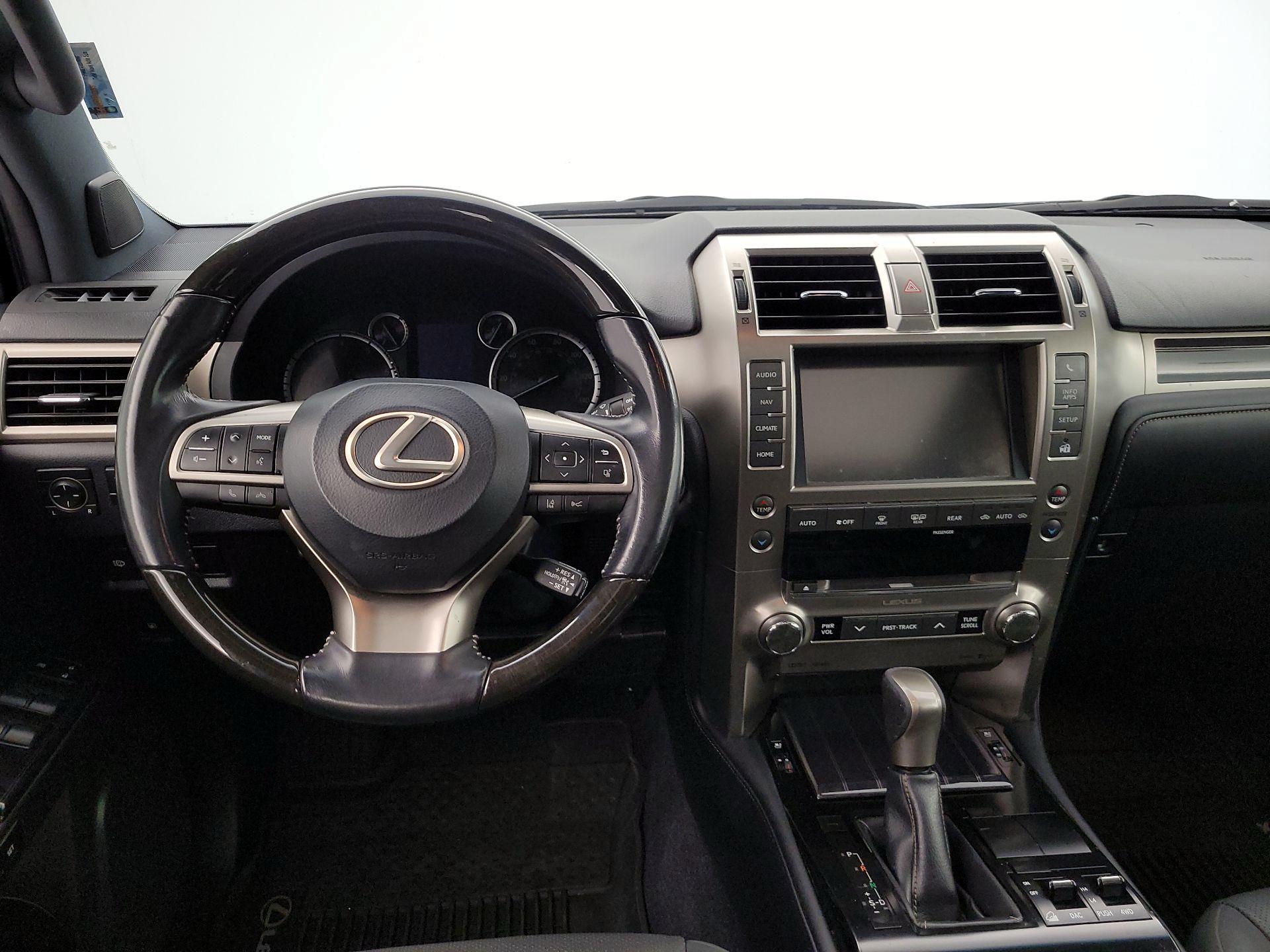 Thumbnail: 2020 Lexus GX - 10